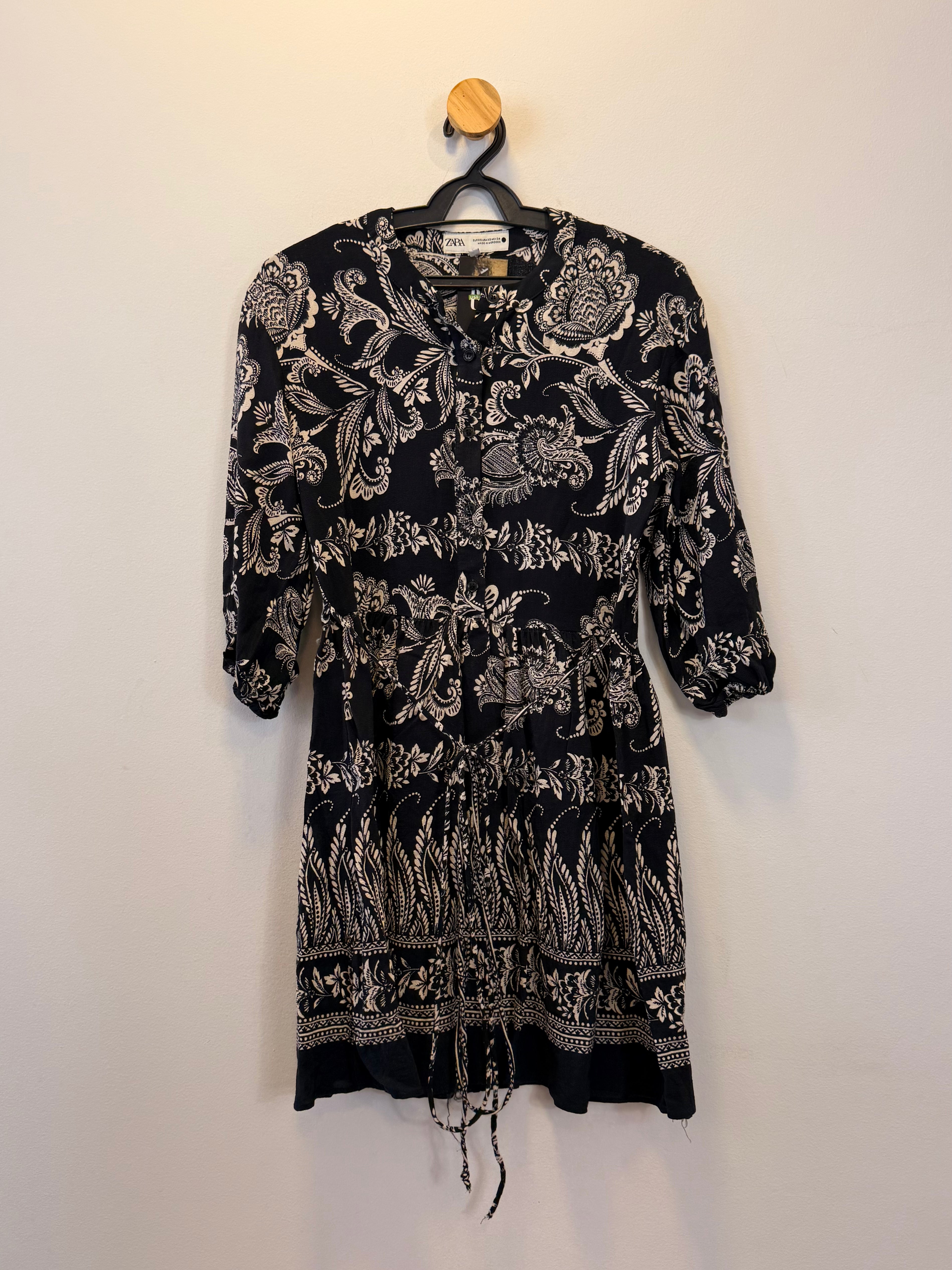 Vestido Curto Preto Estampado