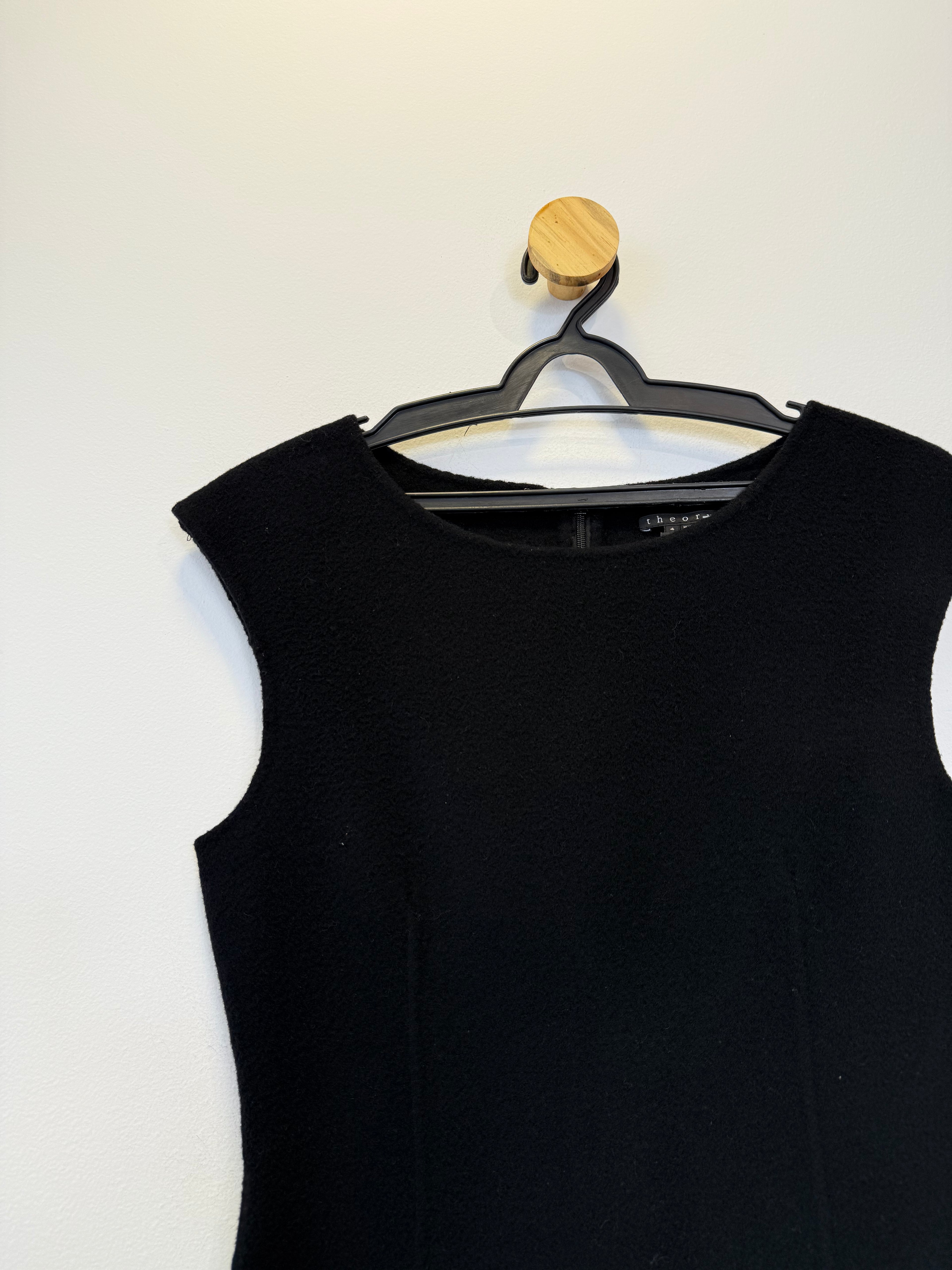 Vestido Preto de Lã