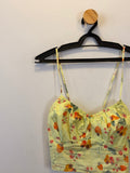 Cropped Amarelo com Estampa de Frutas