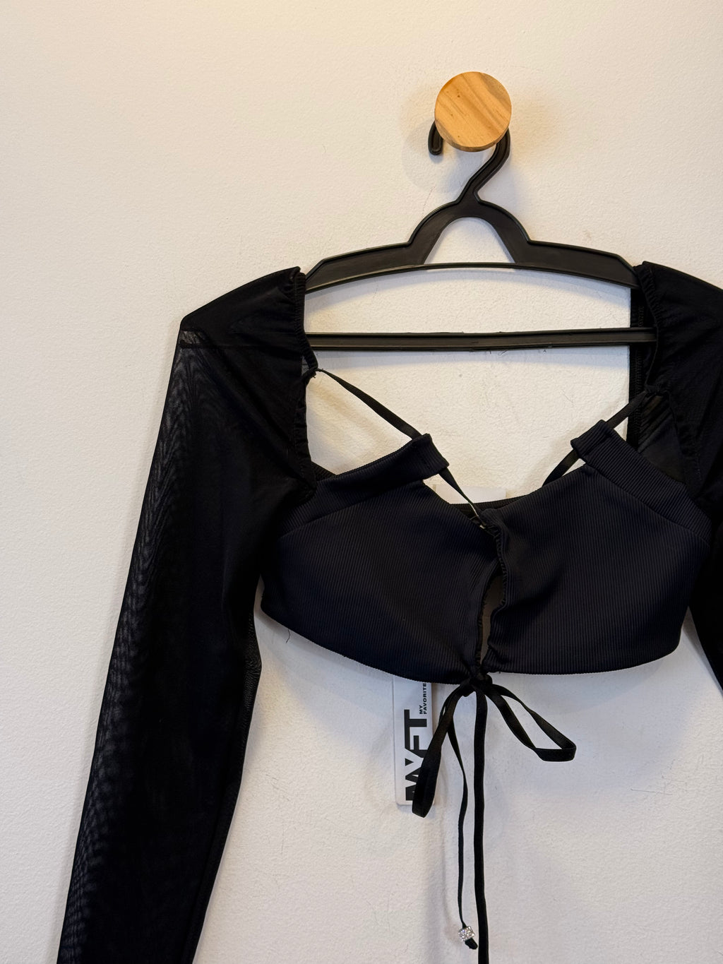 Cropped Manga Longa Preto