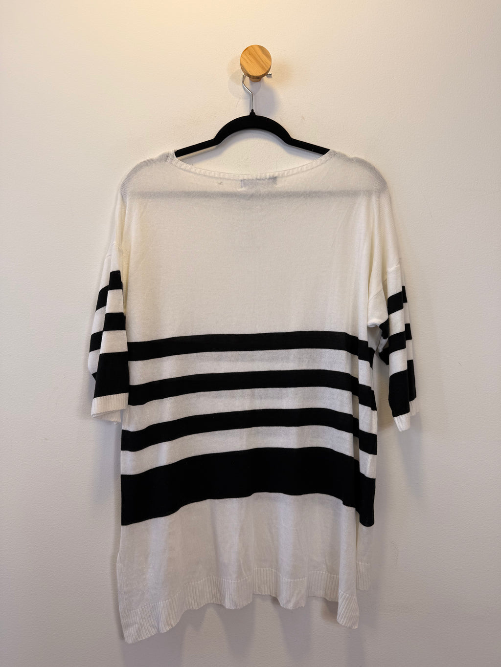 Blusa de Malha Branca com Listras
