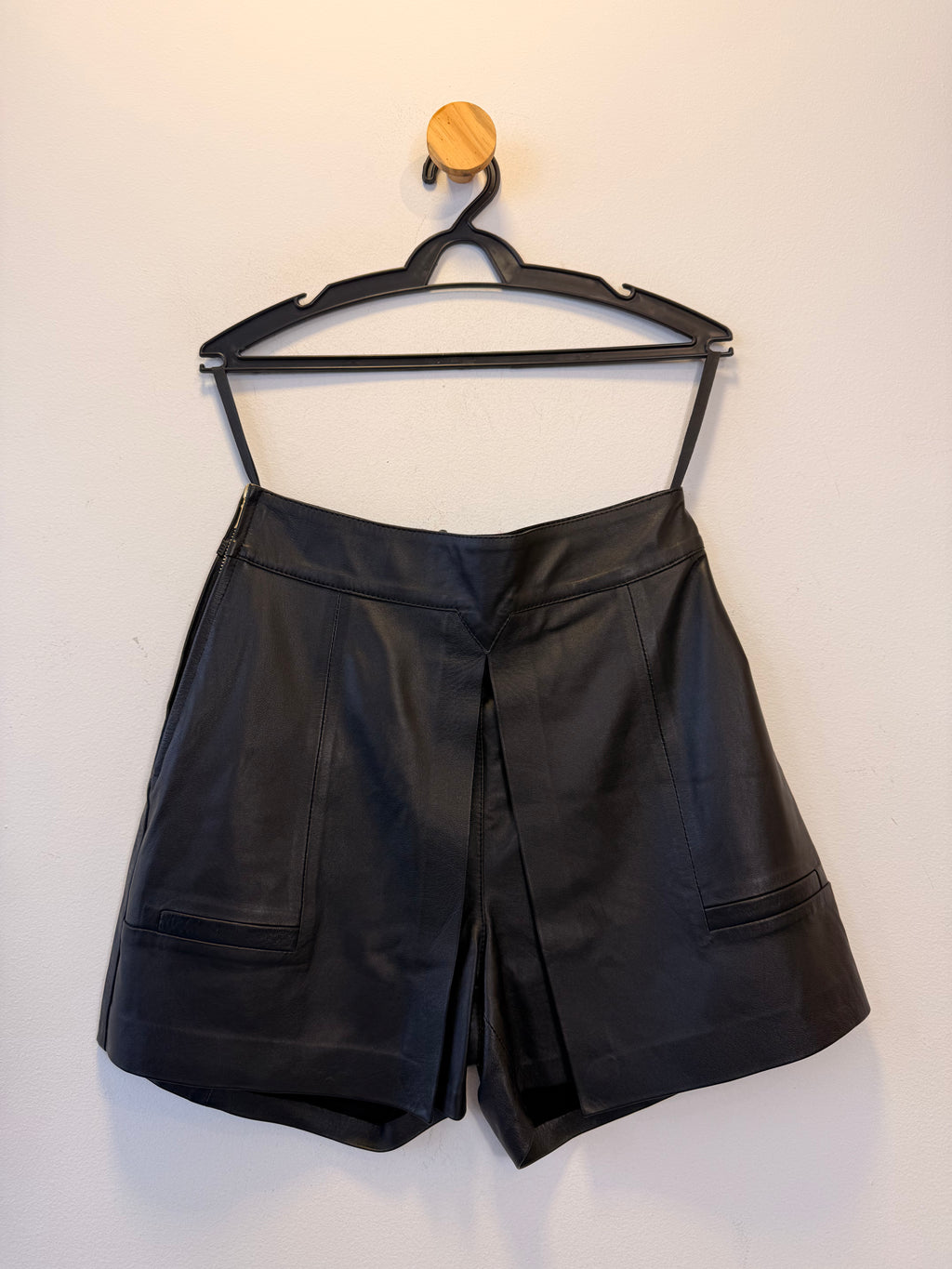 Short de Couro Preto FIG