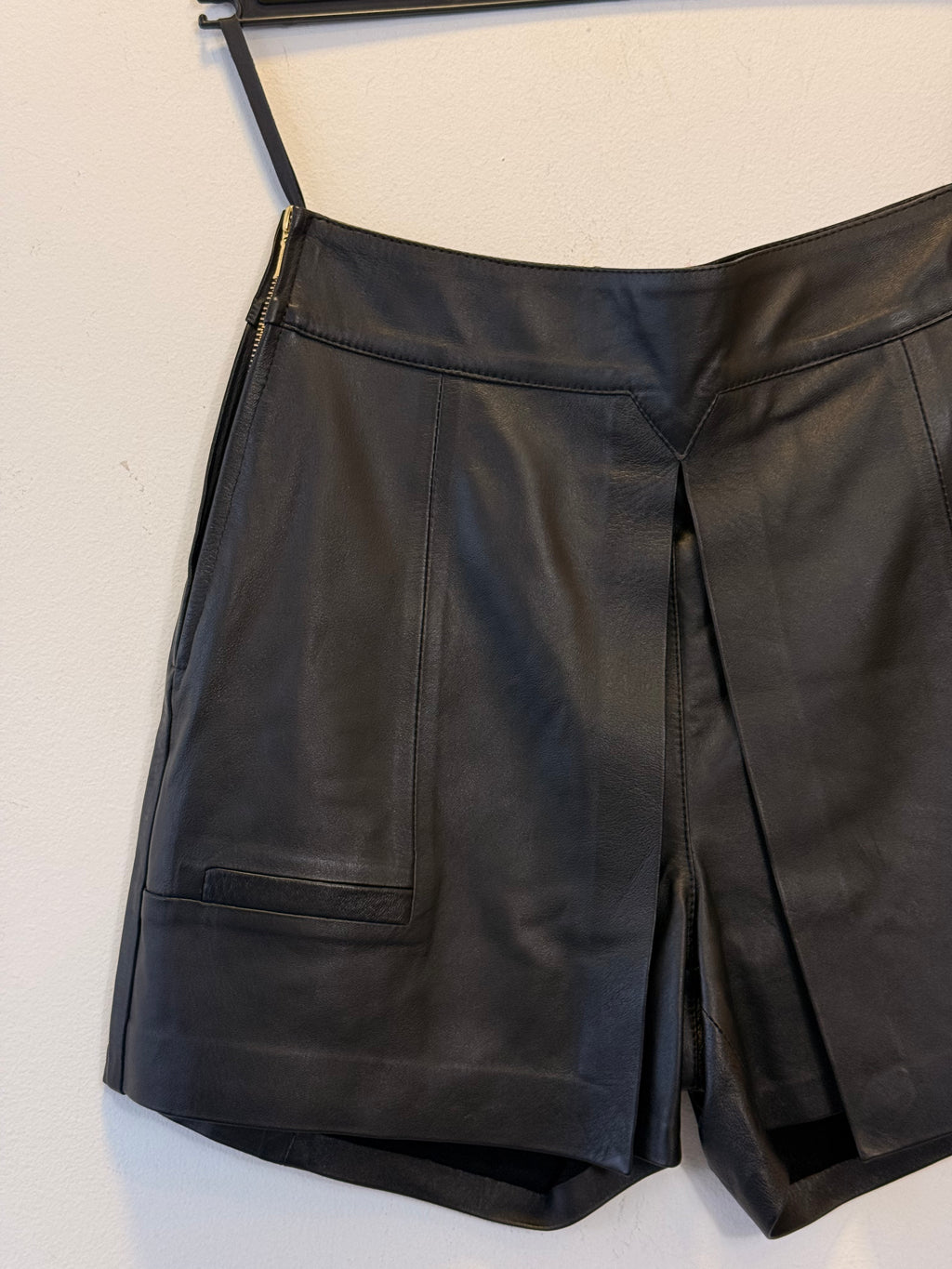 Short de Couro Preto FIG