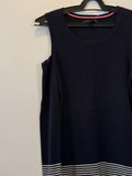 Blusa Azul Marinho de Malha Com Recorte na Manga