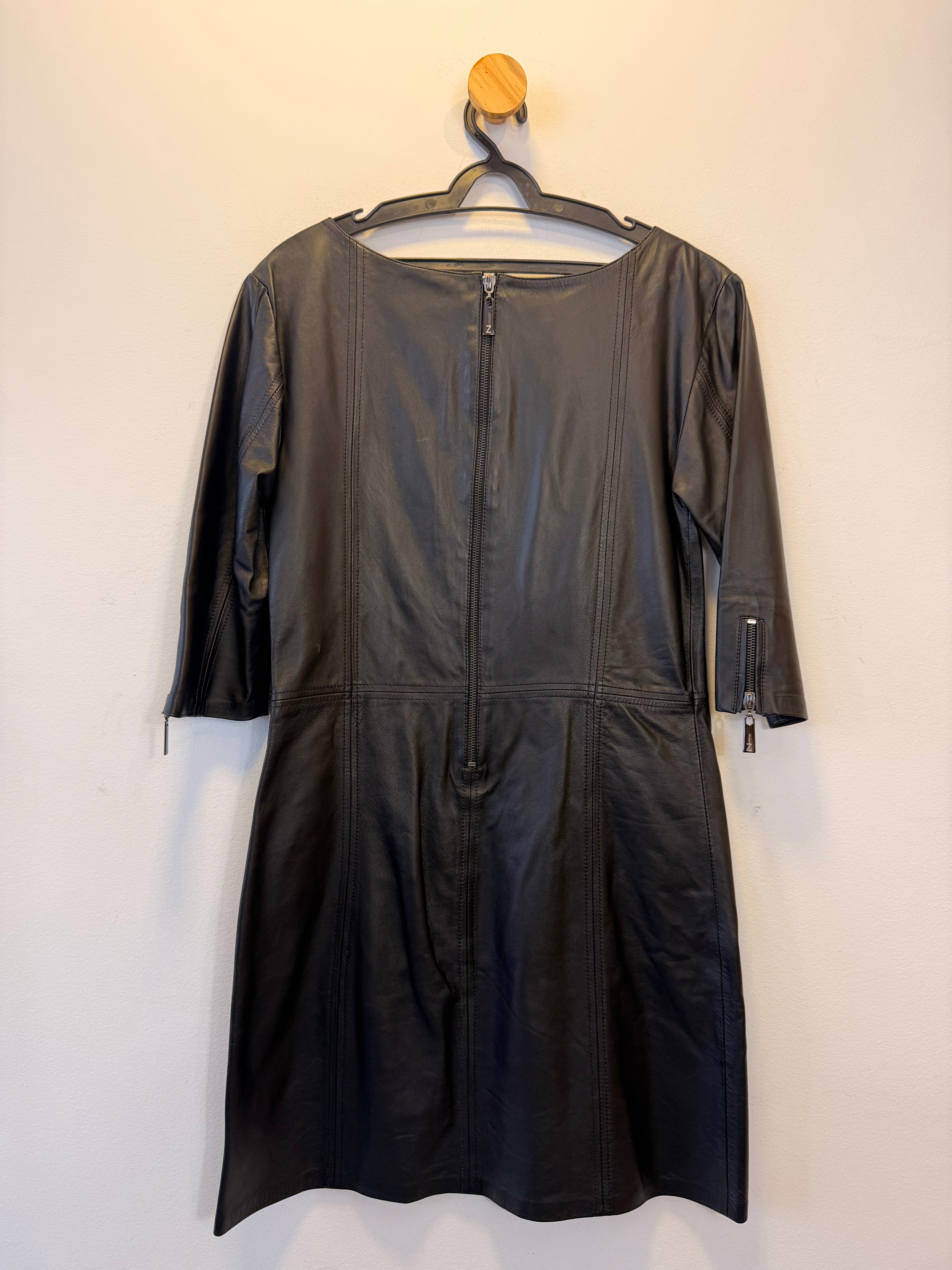 Vestido Preto Couro Zinnia