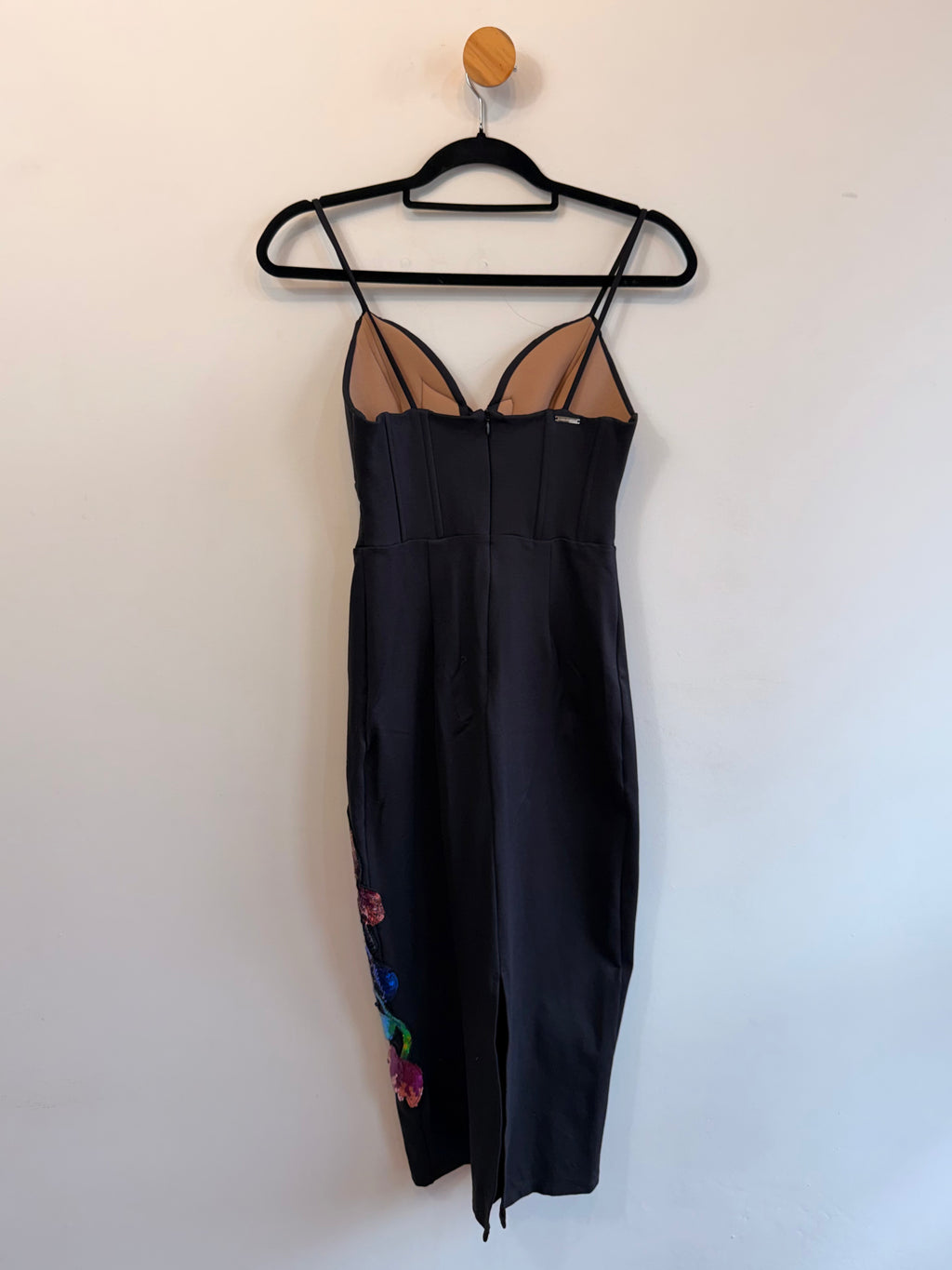 Vestido Preto com Aplicações Lança Perfume