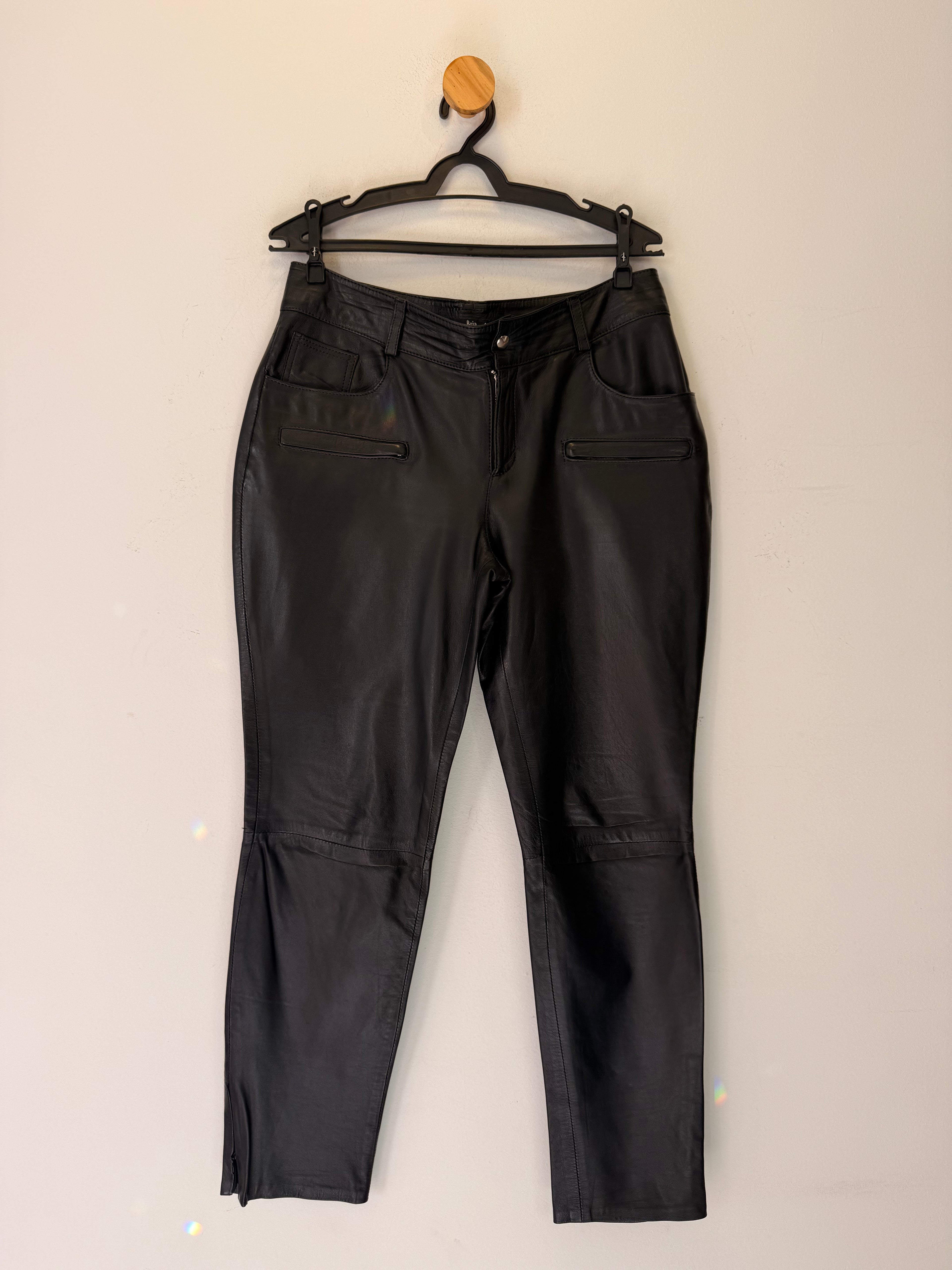 Calça de Couro Preta Bria