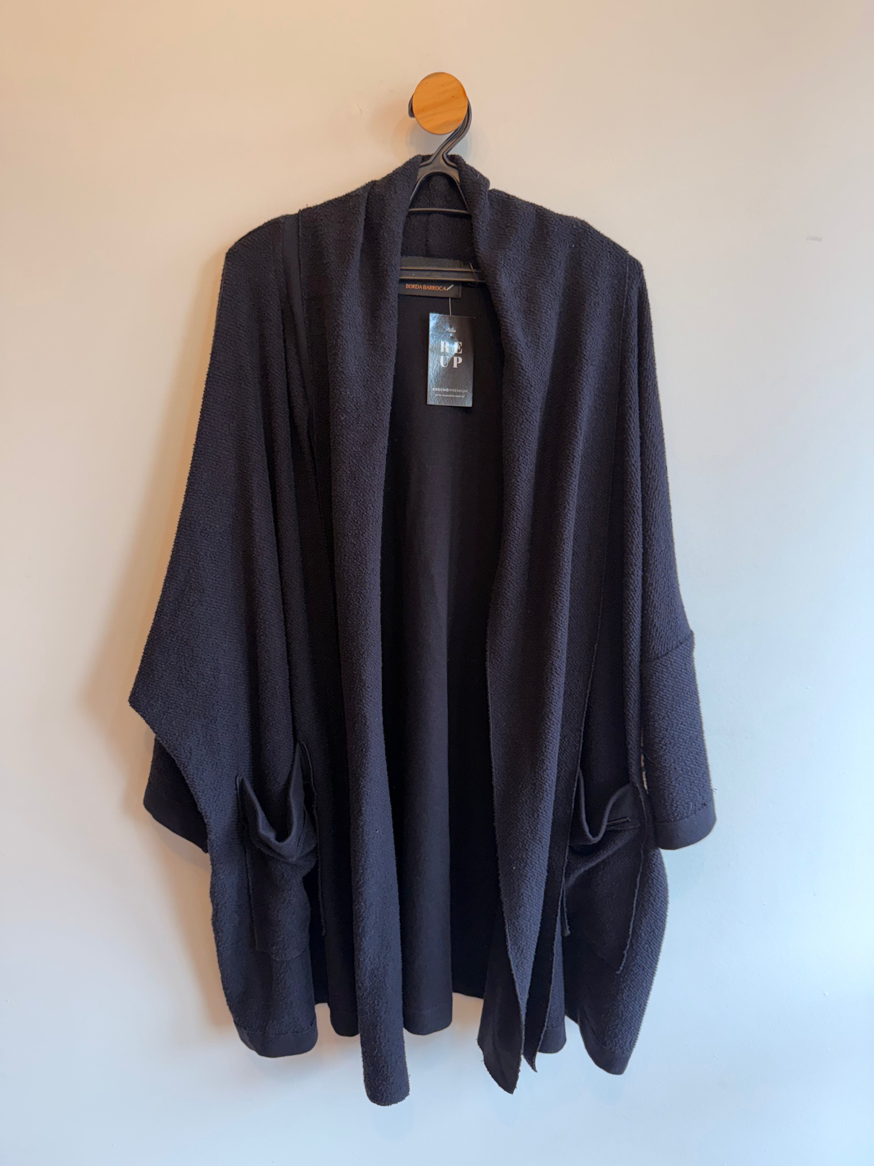 Cardigan Preto Borda Barroca