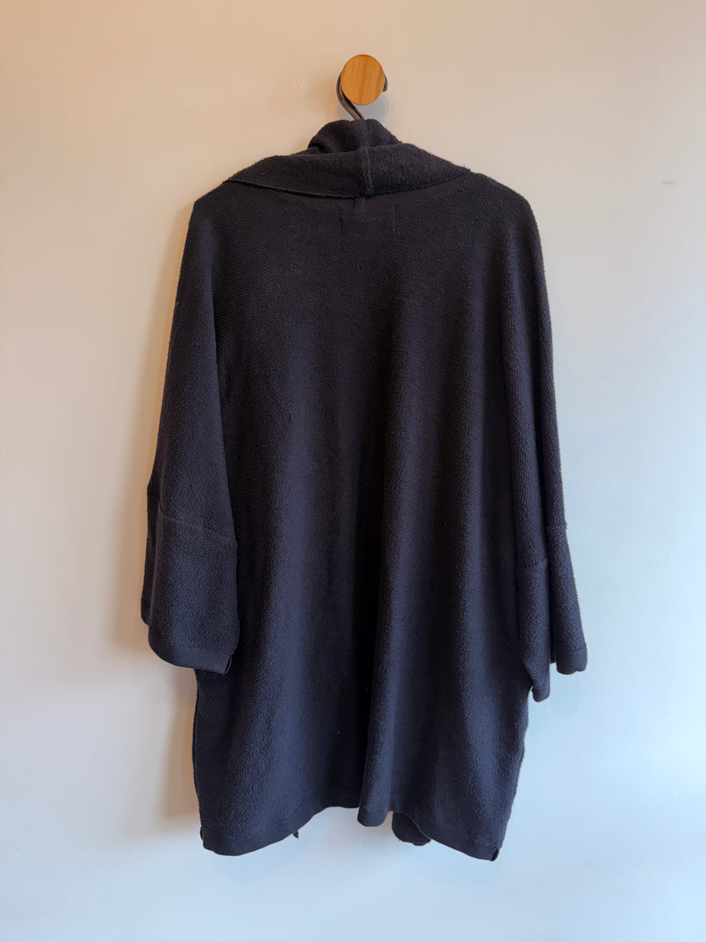 Cardigan Preto Borda Barroca