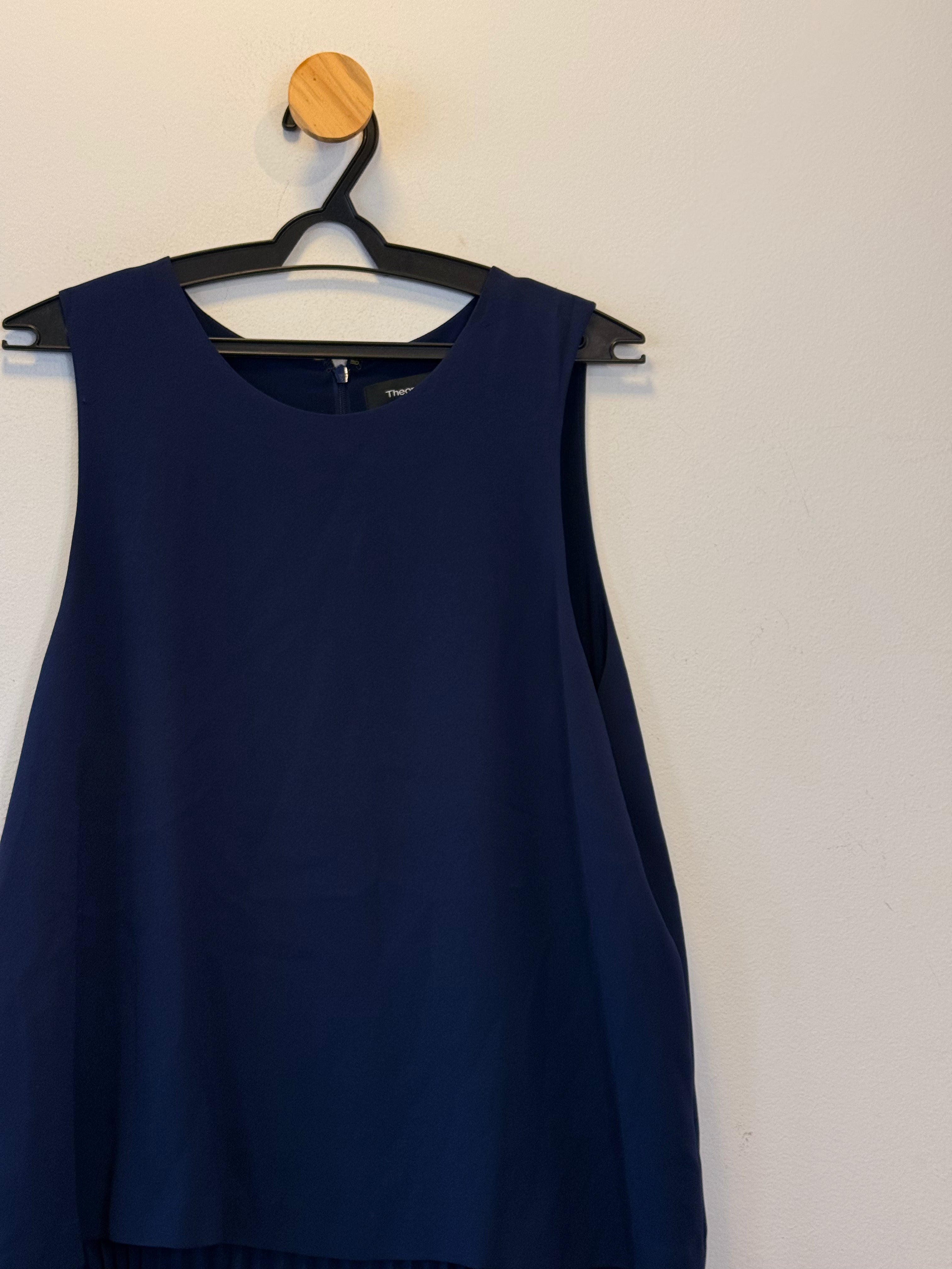 Blusa Azul Theory