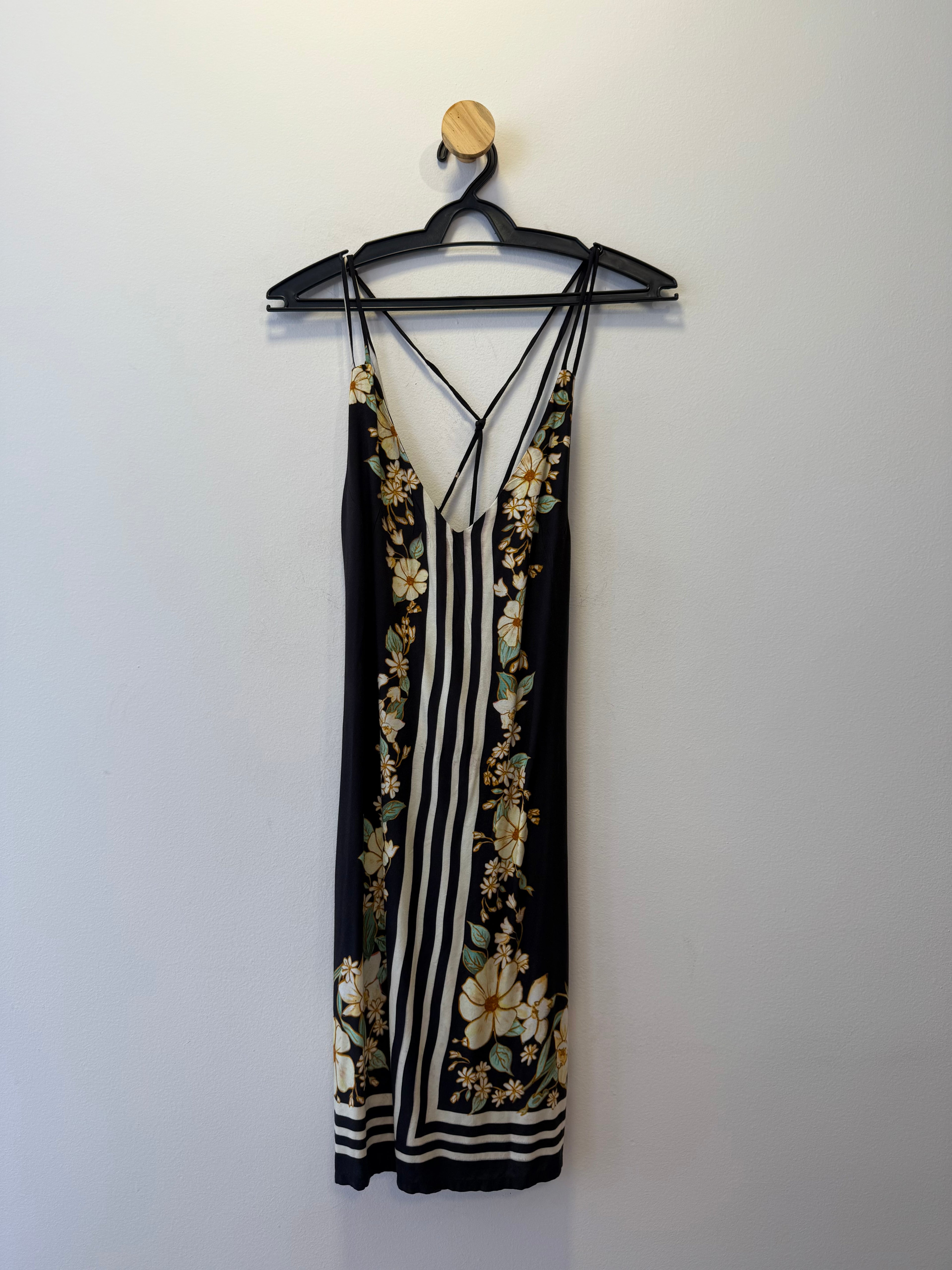 Vestido Preto Floral Branco