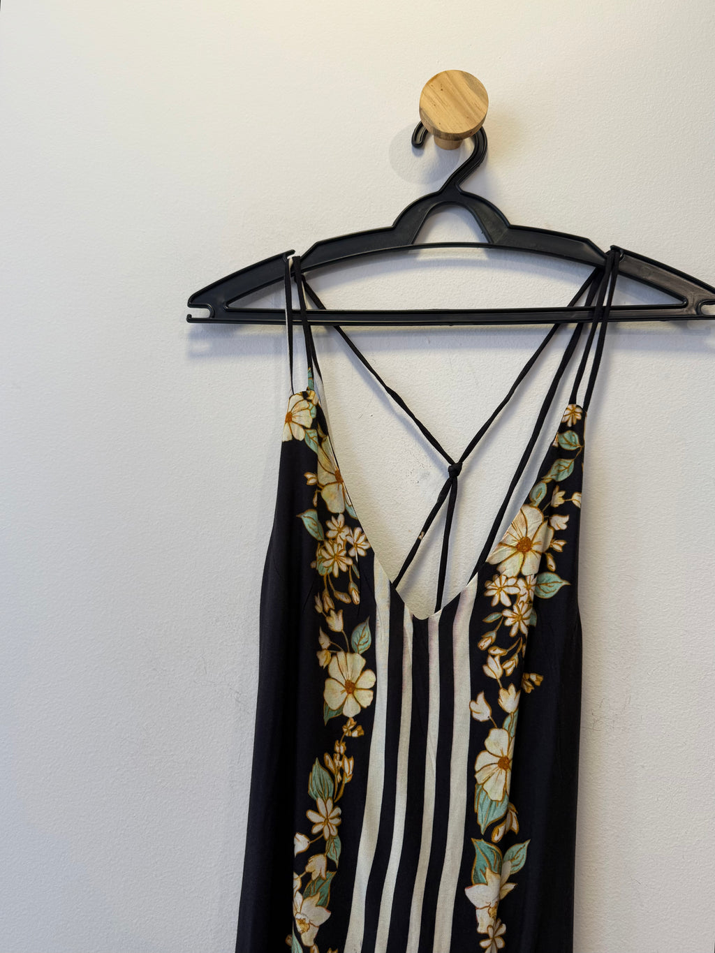 Vestido Preto Floral Branco