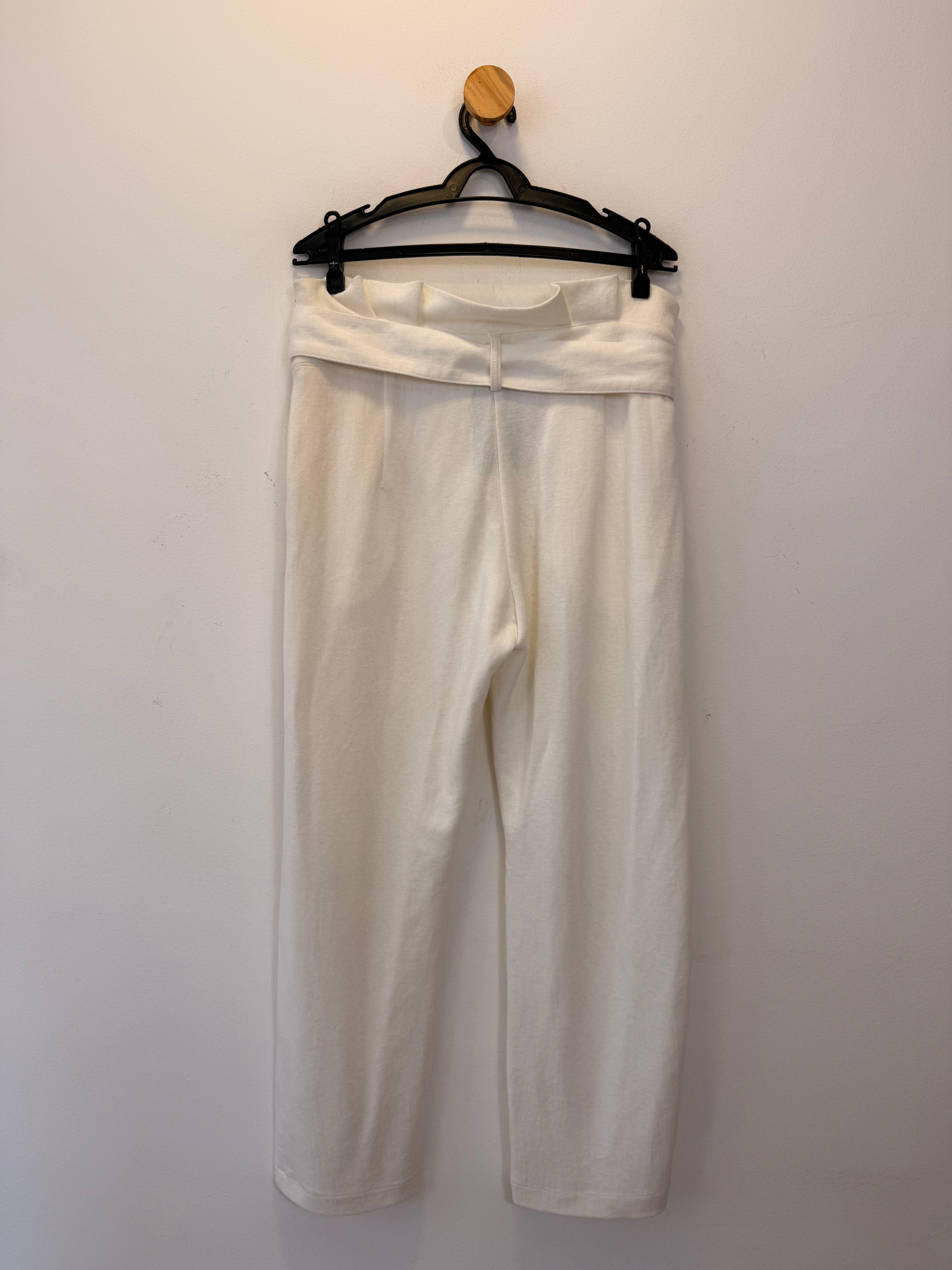 Calça Branca Mais Um