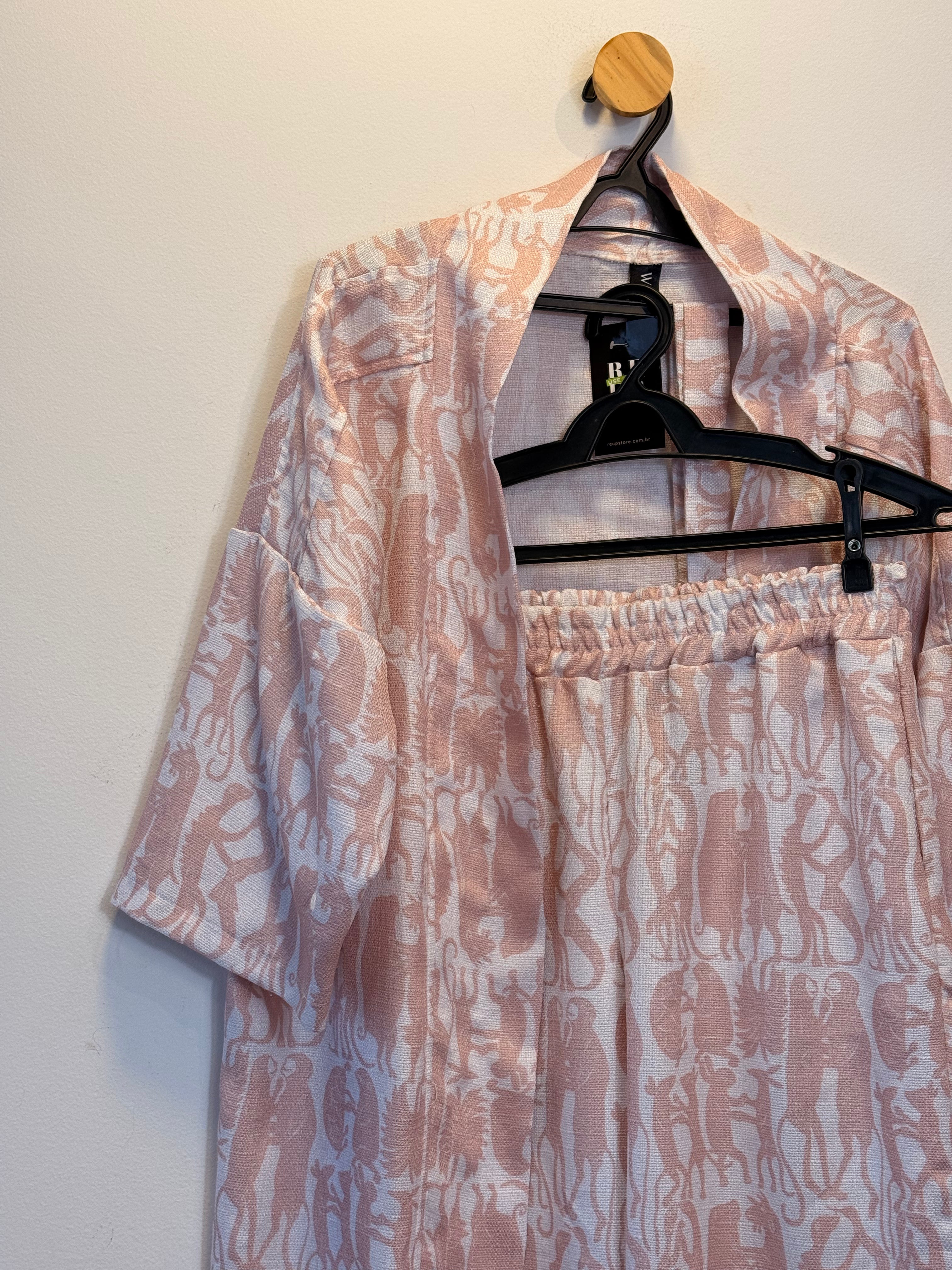 Conjunto Rosa Estampado