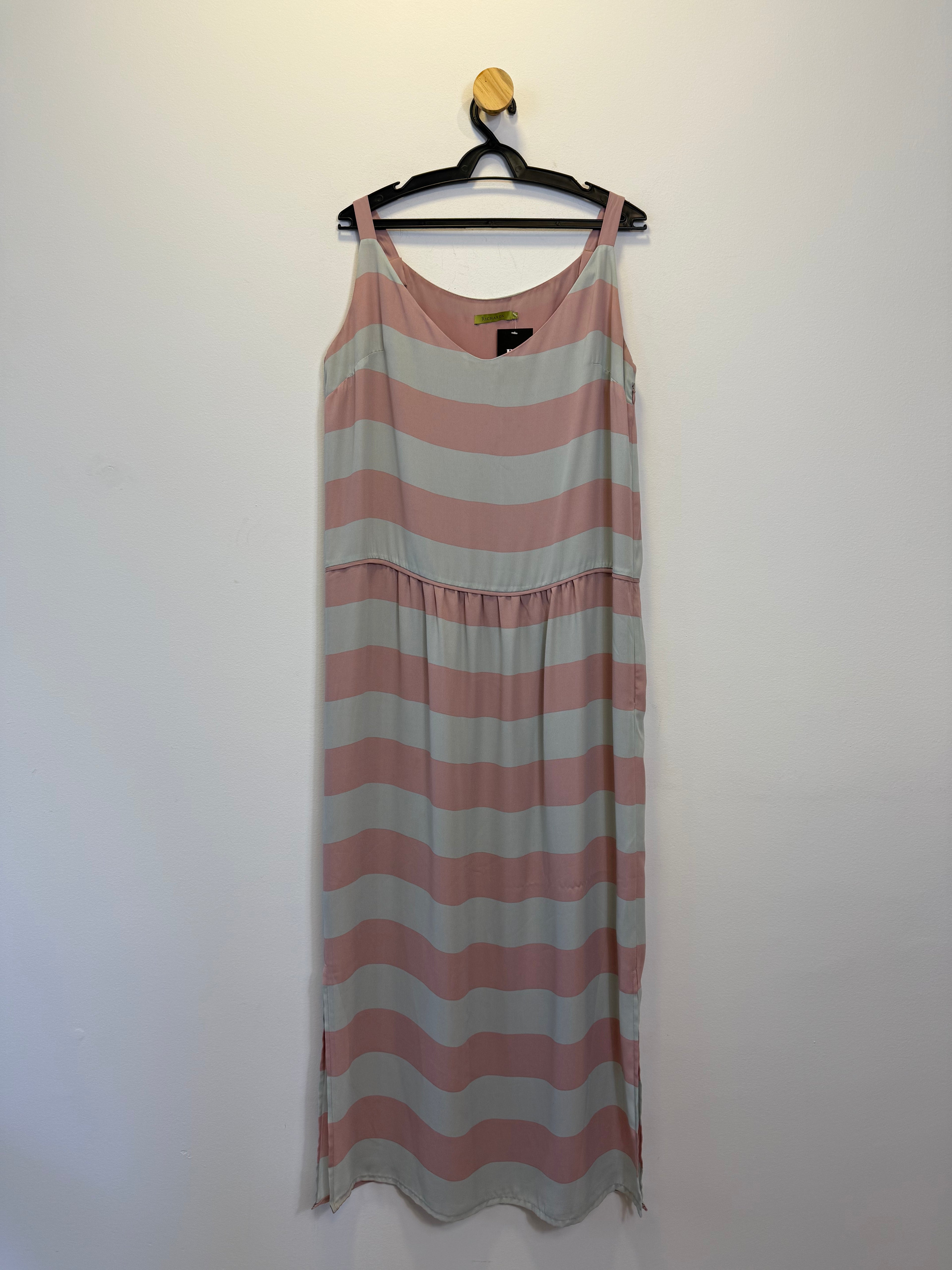 Vestido Midi Listrado Rosa e Branco