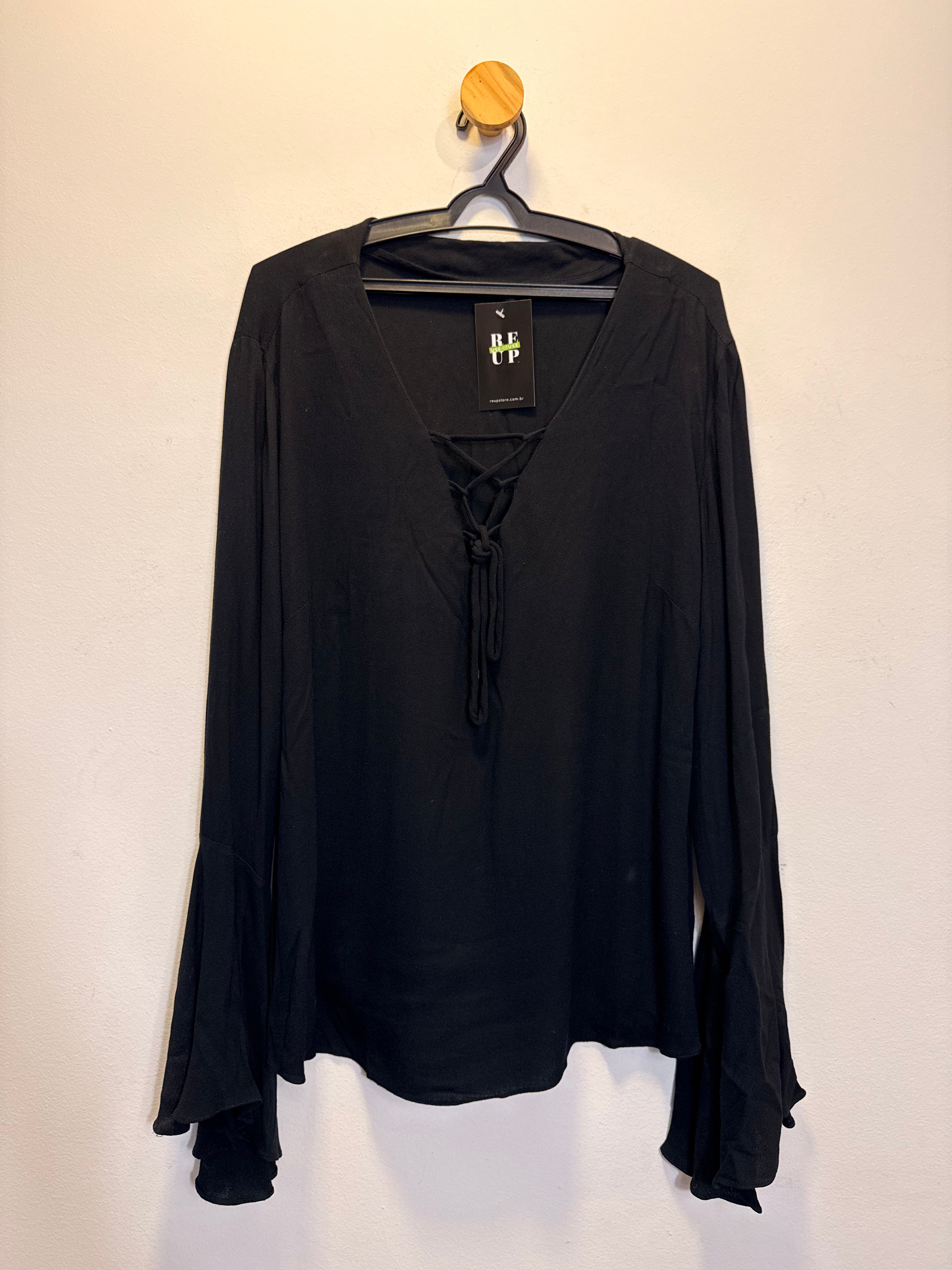 Blusa Preta Cholet