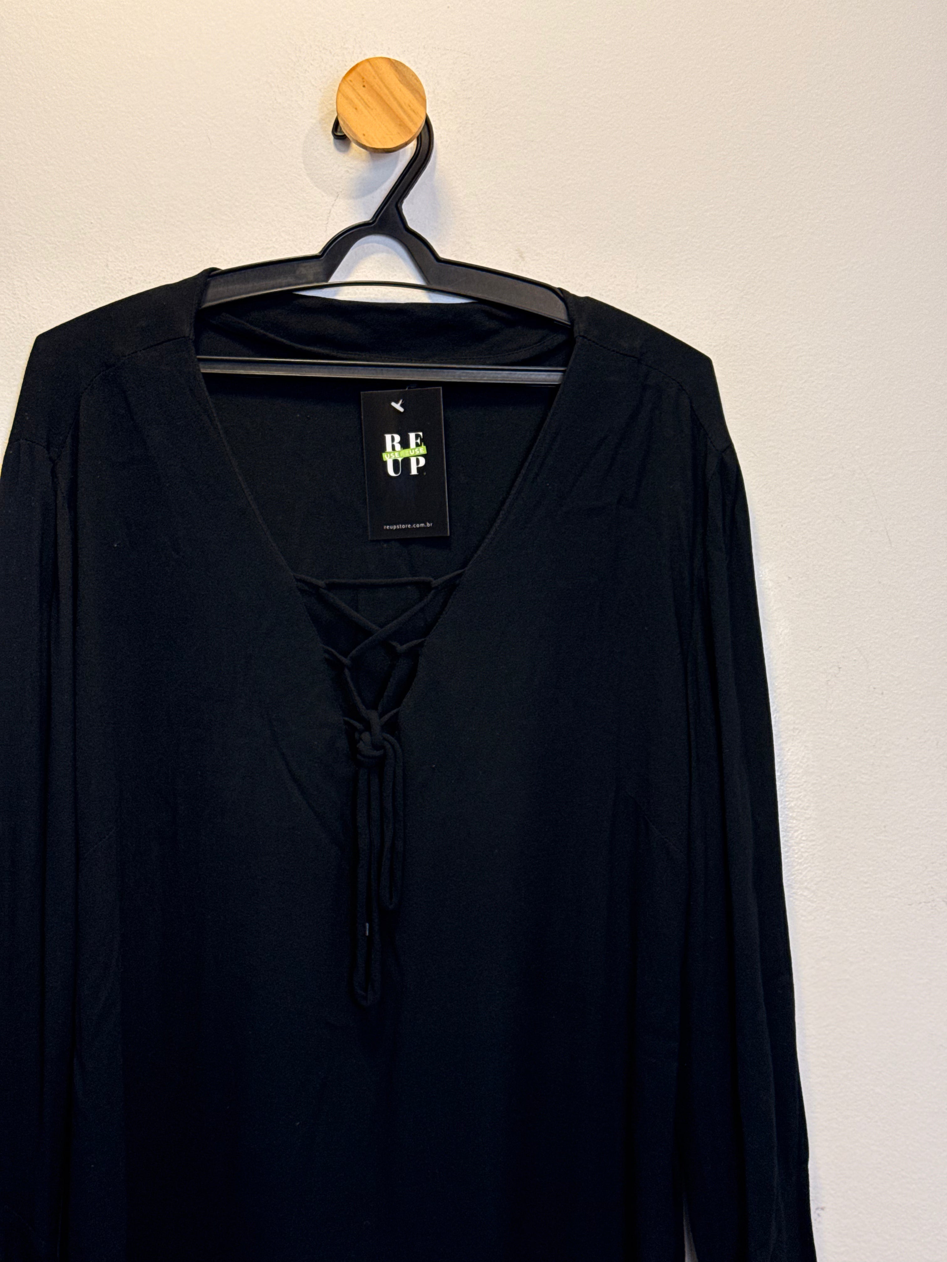 Blusa Preta Cholet