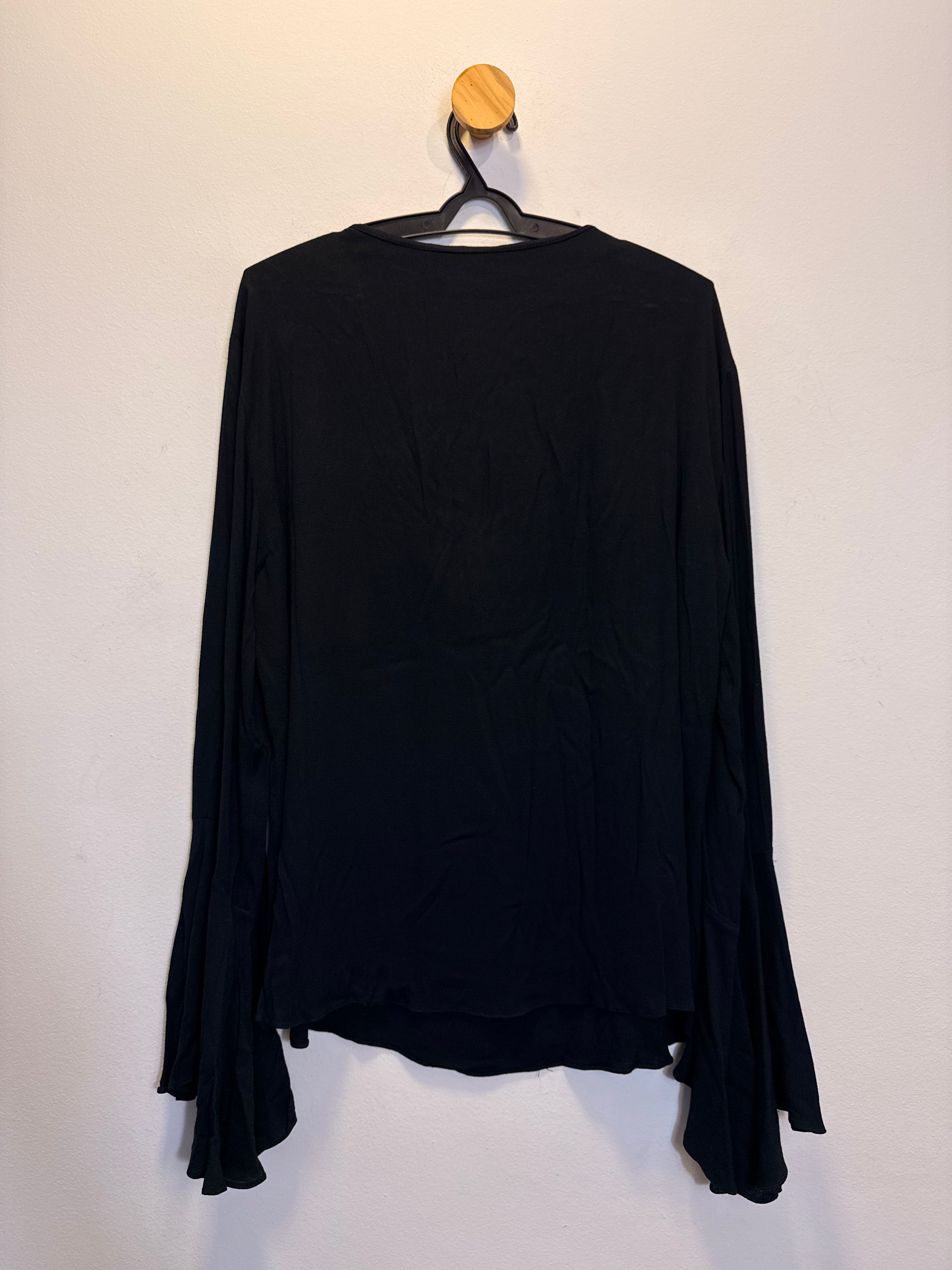 Blusa Preta Cholet