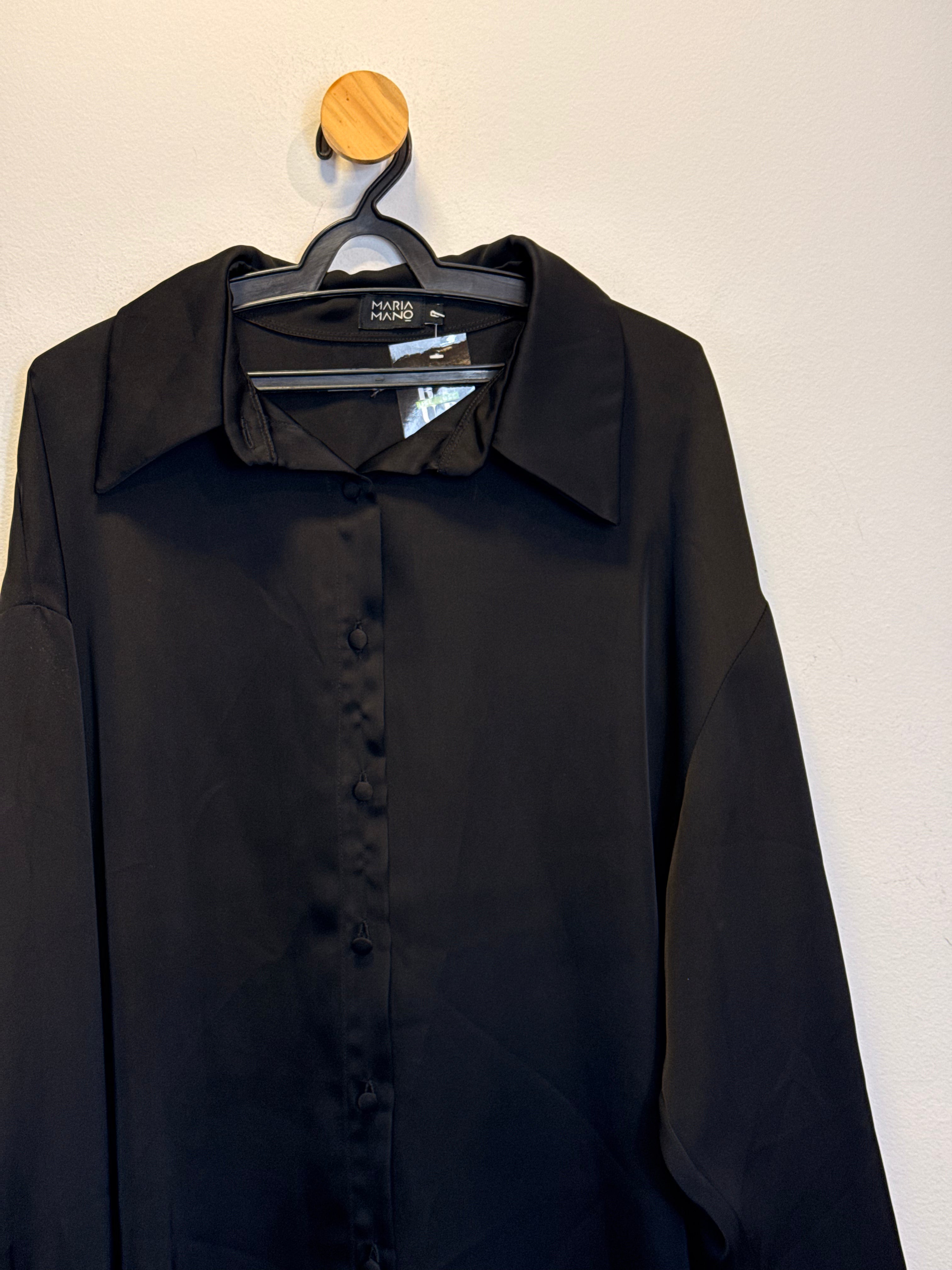 Camisa Preta Maria Manô
