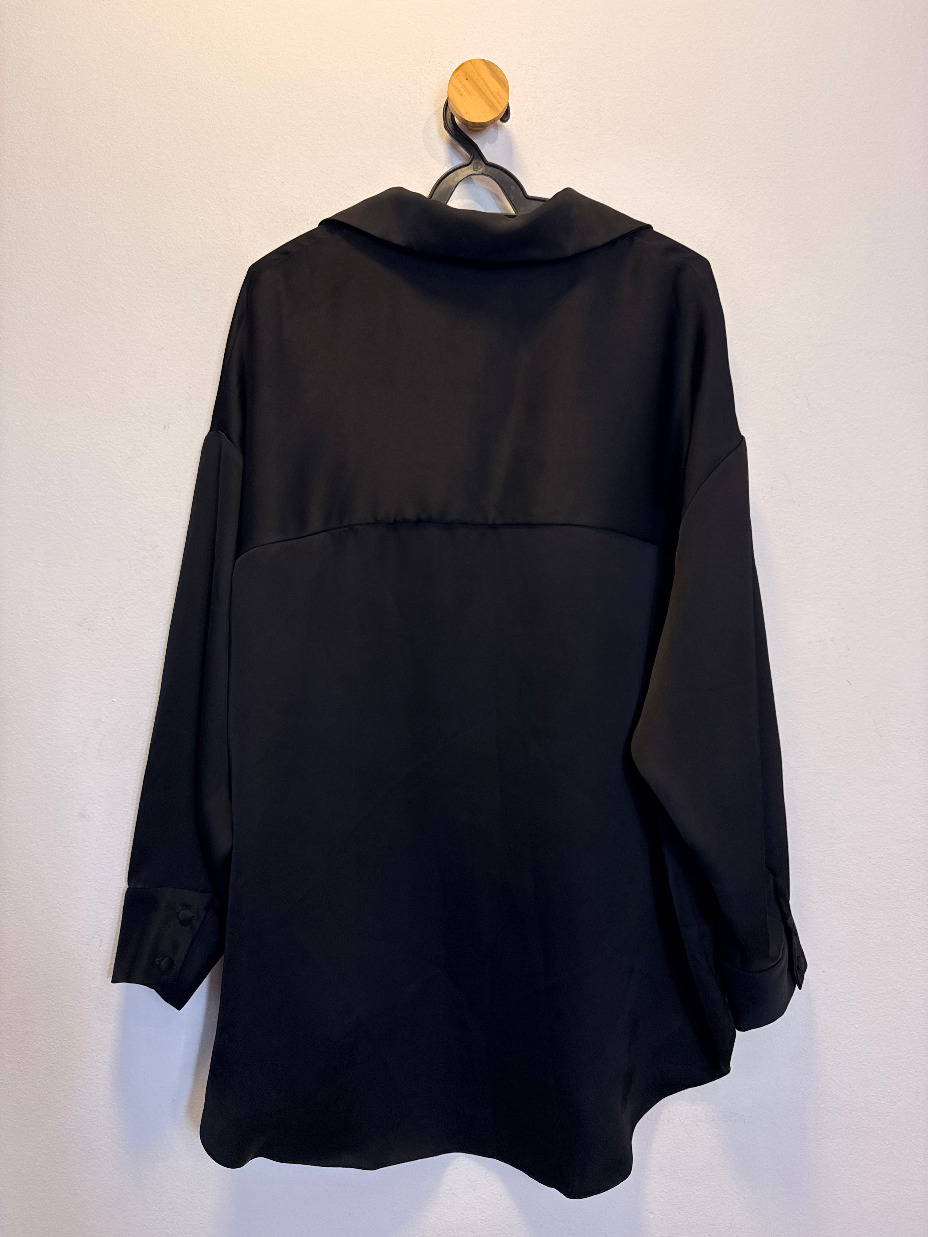 Camisa Preta Maria Manô