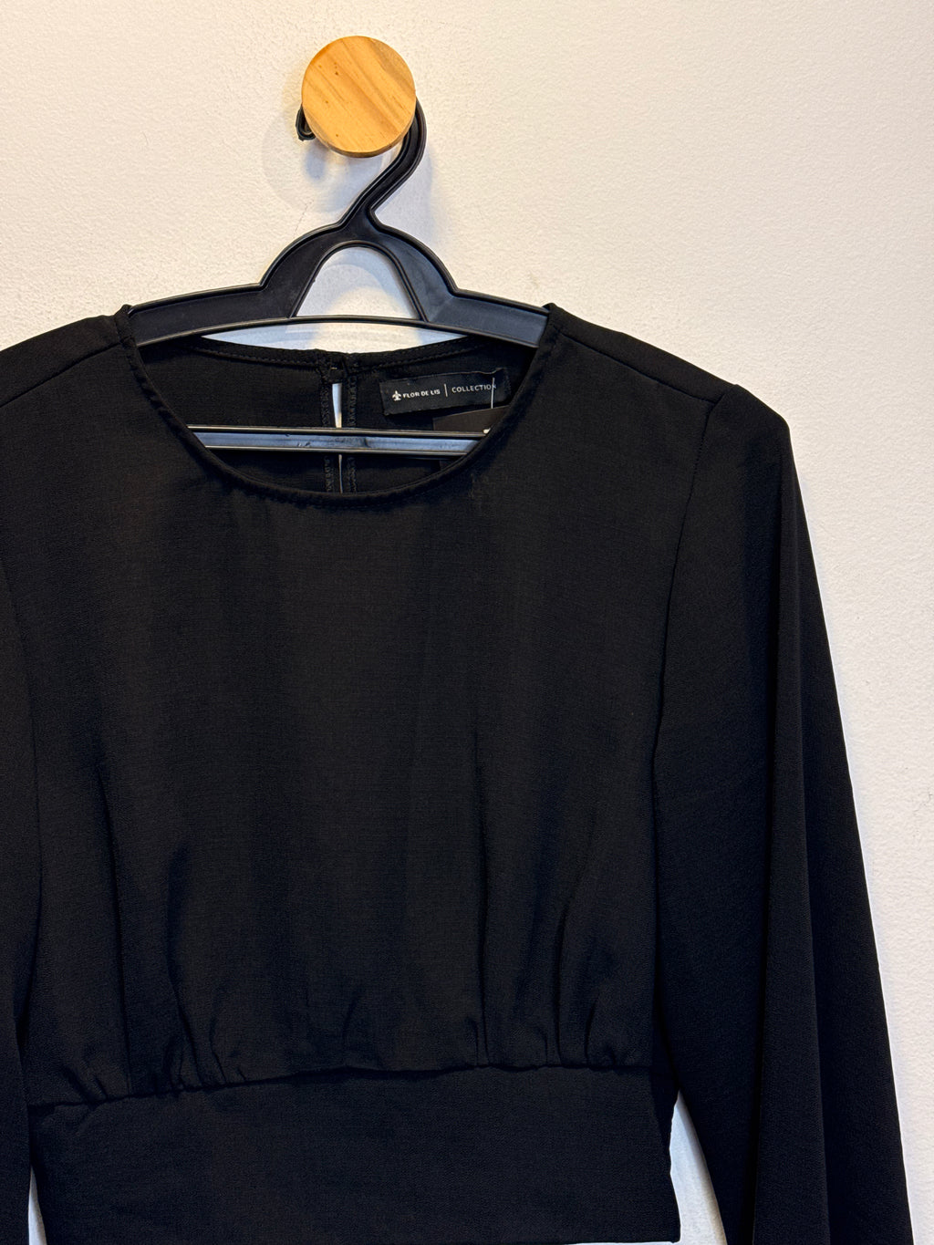Blusa Preta Flor de Lis