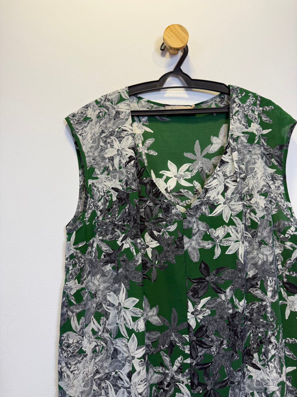 Vestido Verde Floral Branco