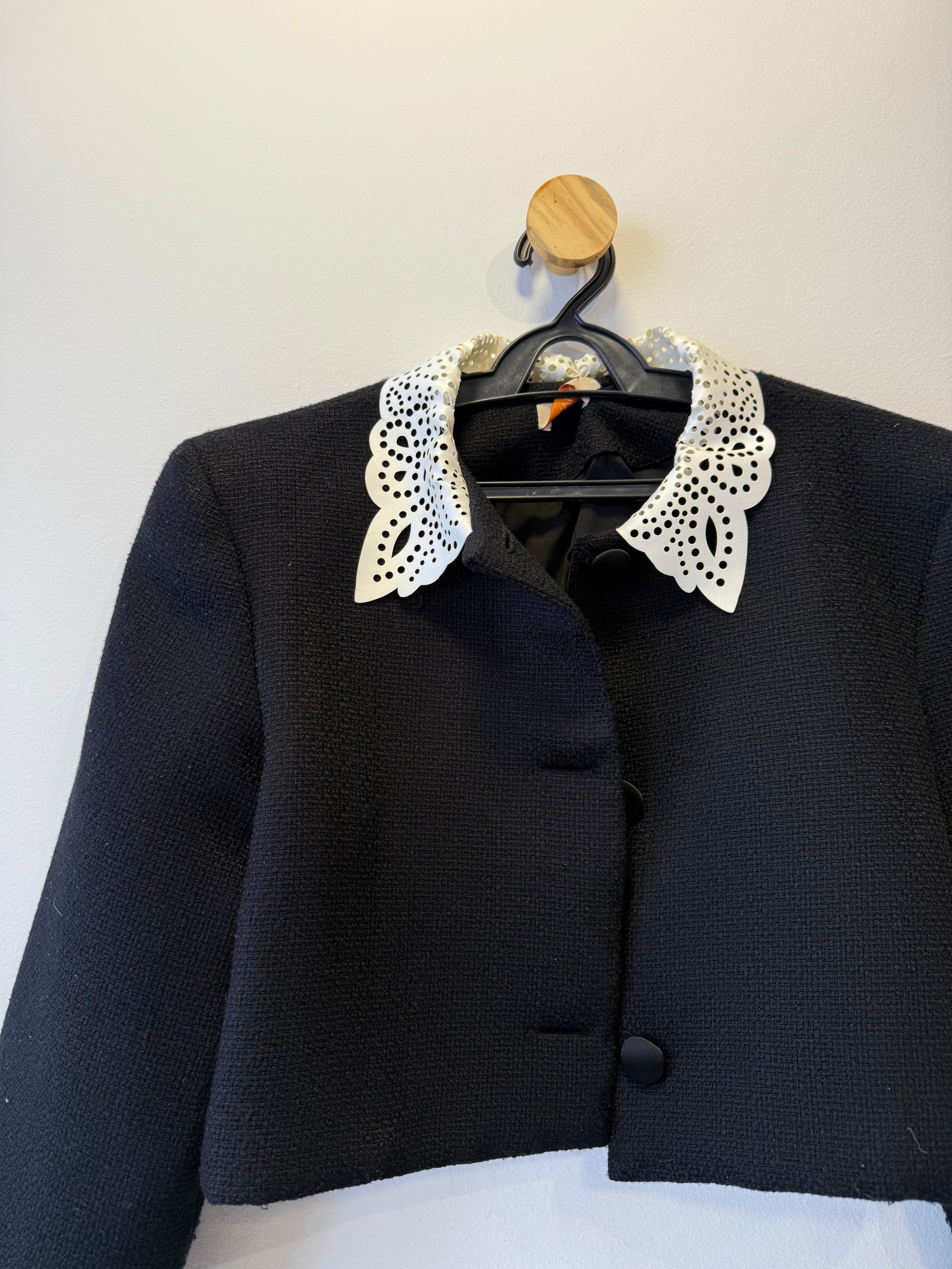Casaco Cropped Preto e Branco