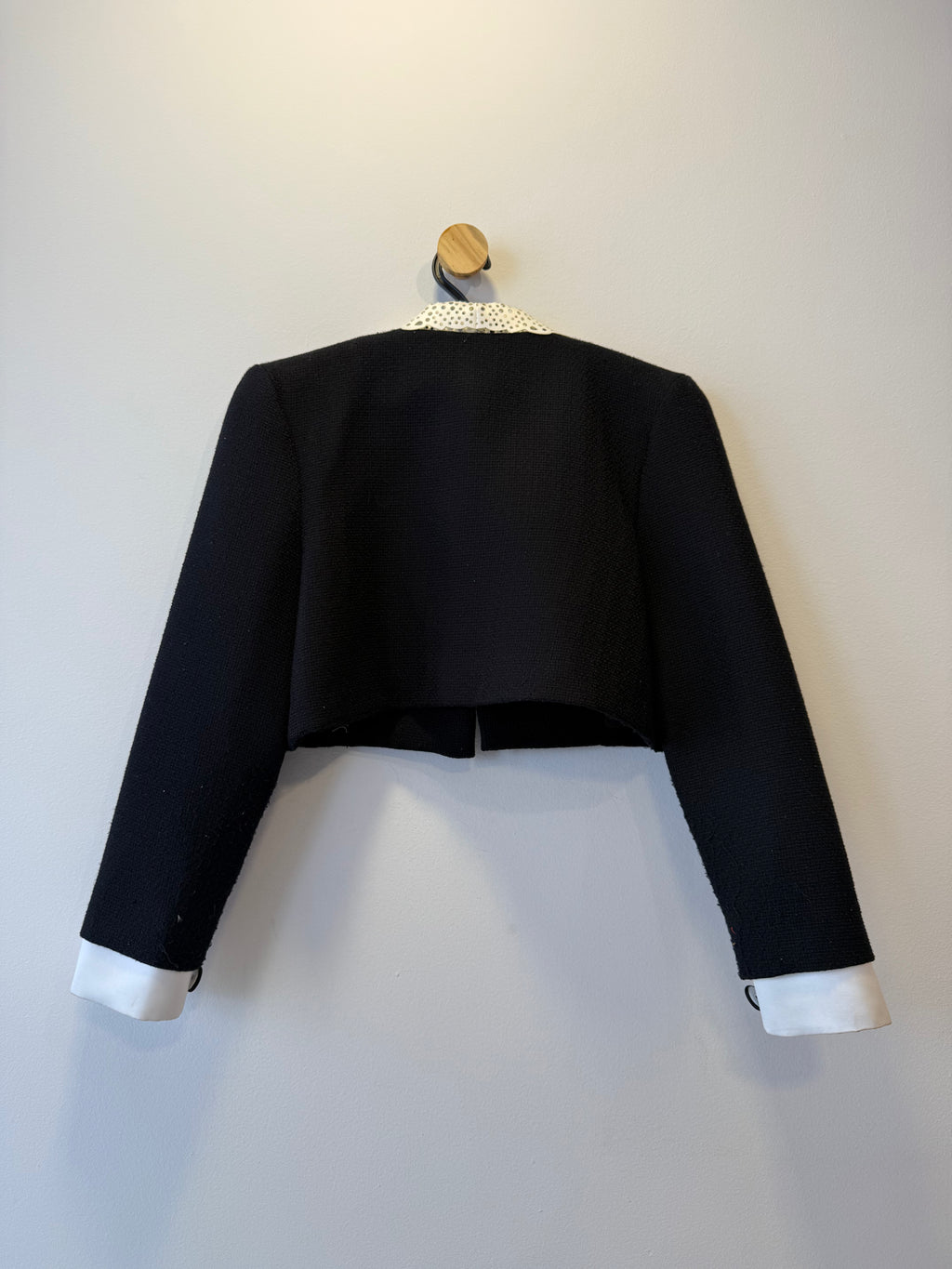 Casaco Cropped Preto e Branco