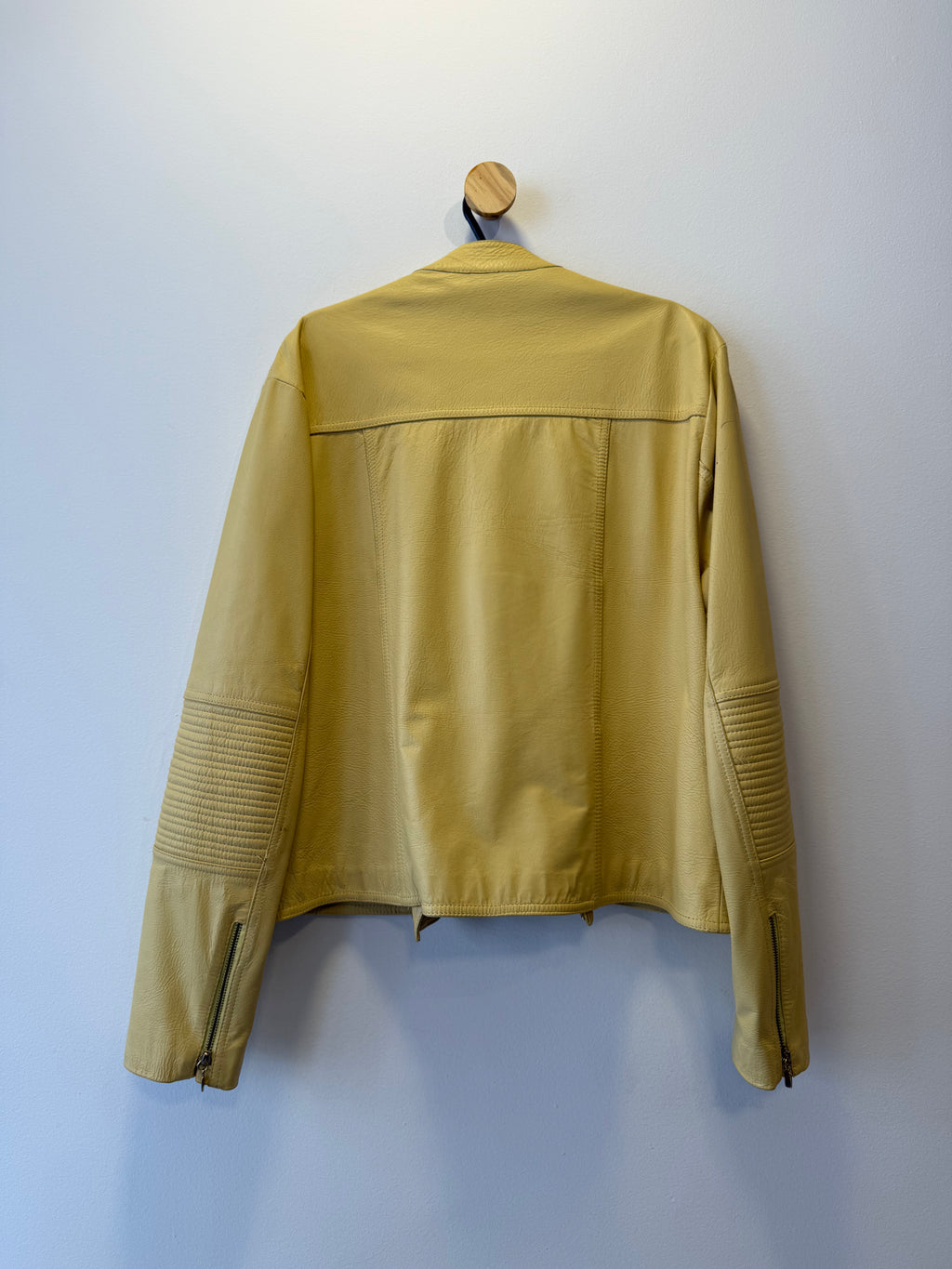 Jaqueta Biker em Couro Amarelo
