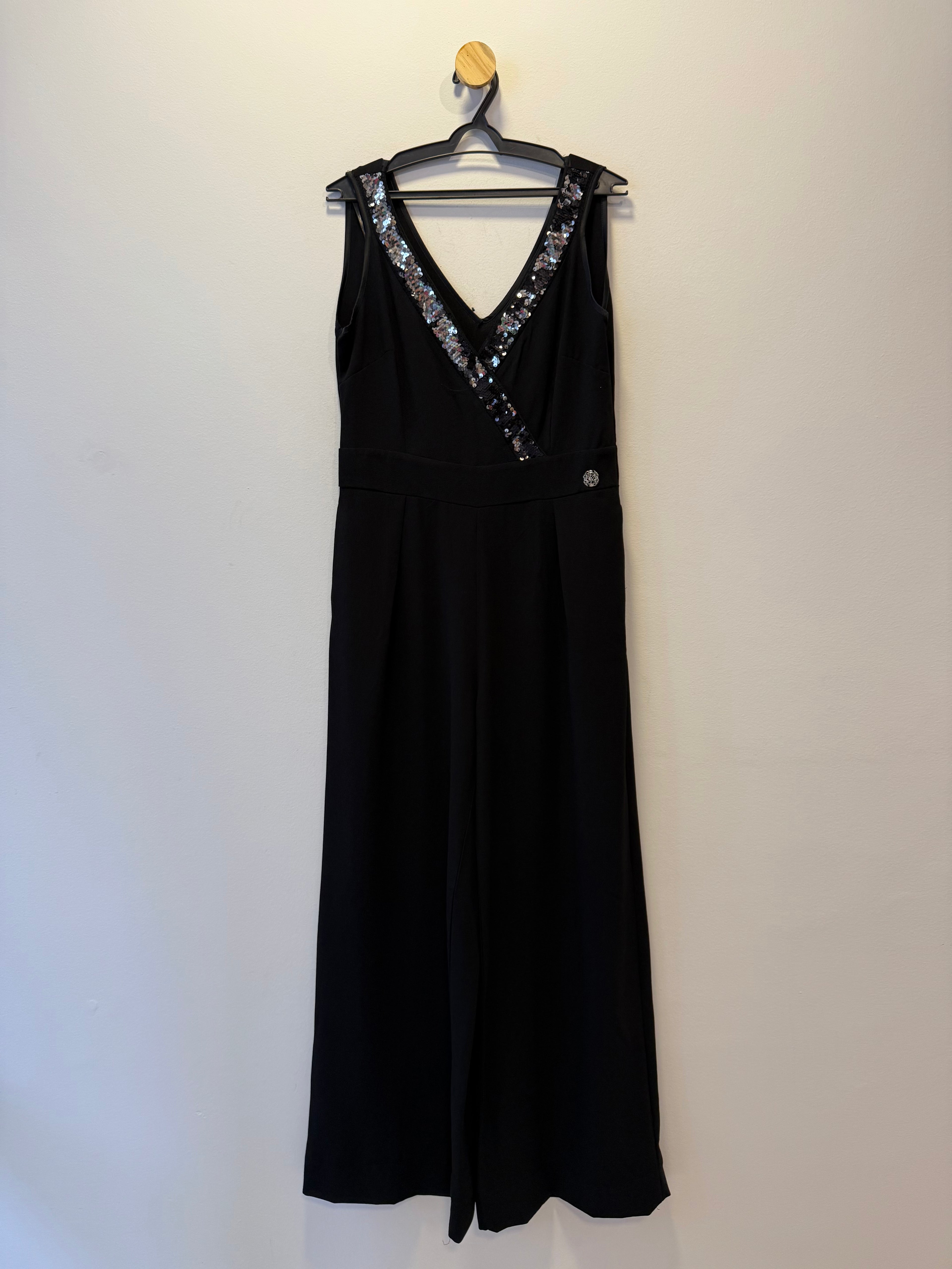 Vestido Longo Preto Decote em Paête