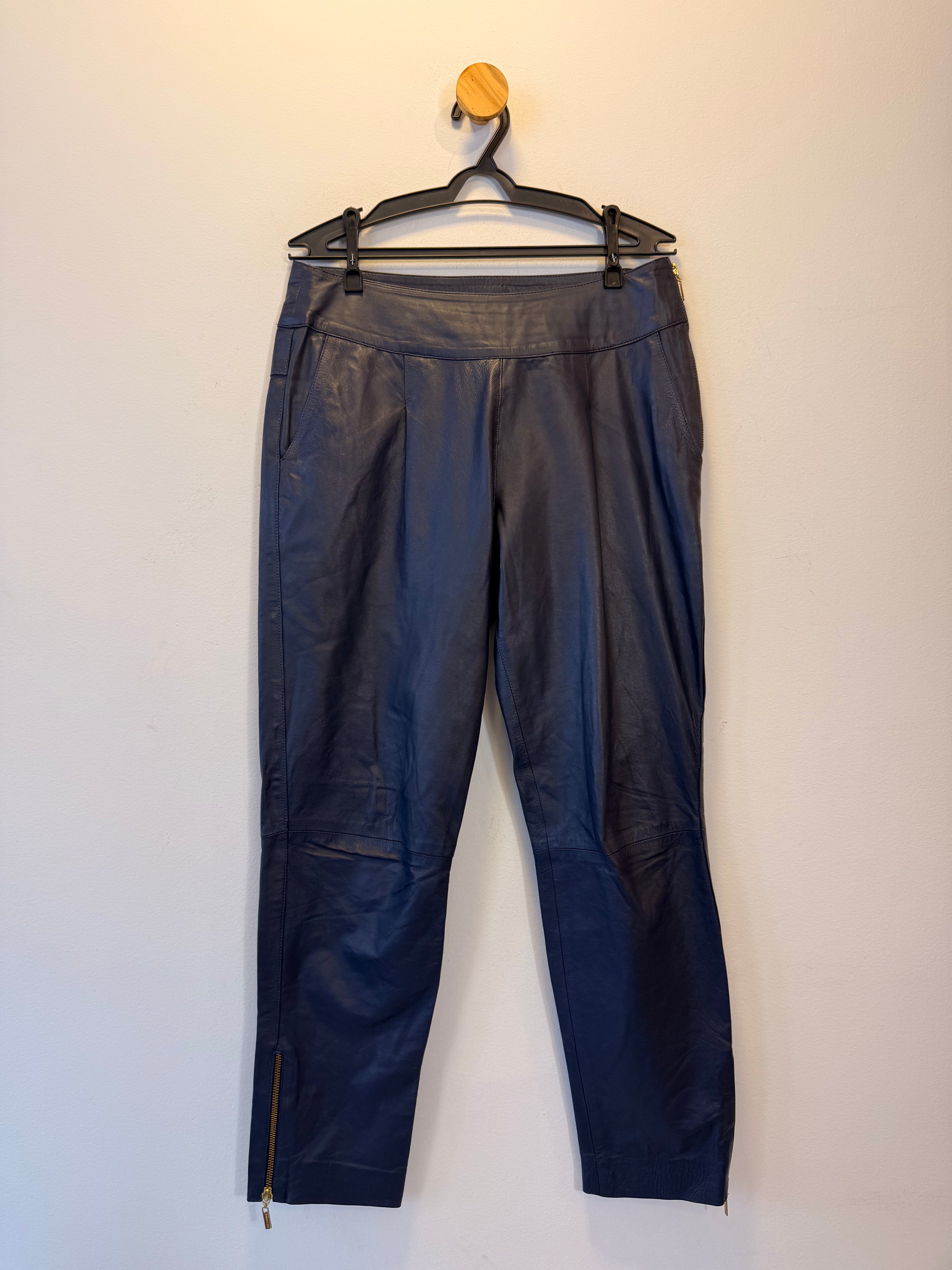 Calça de Couro Cris Capoani