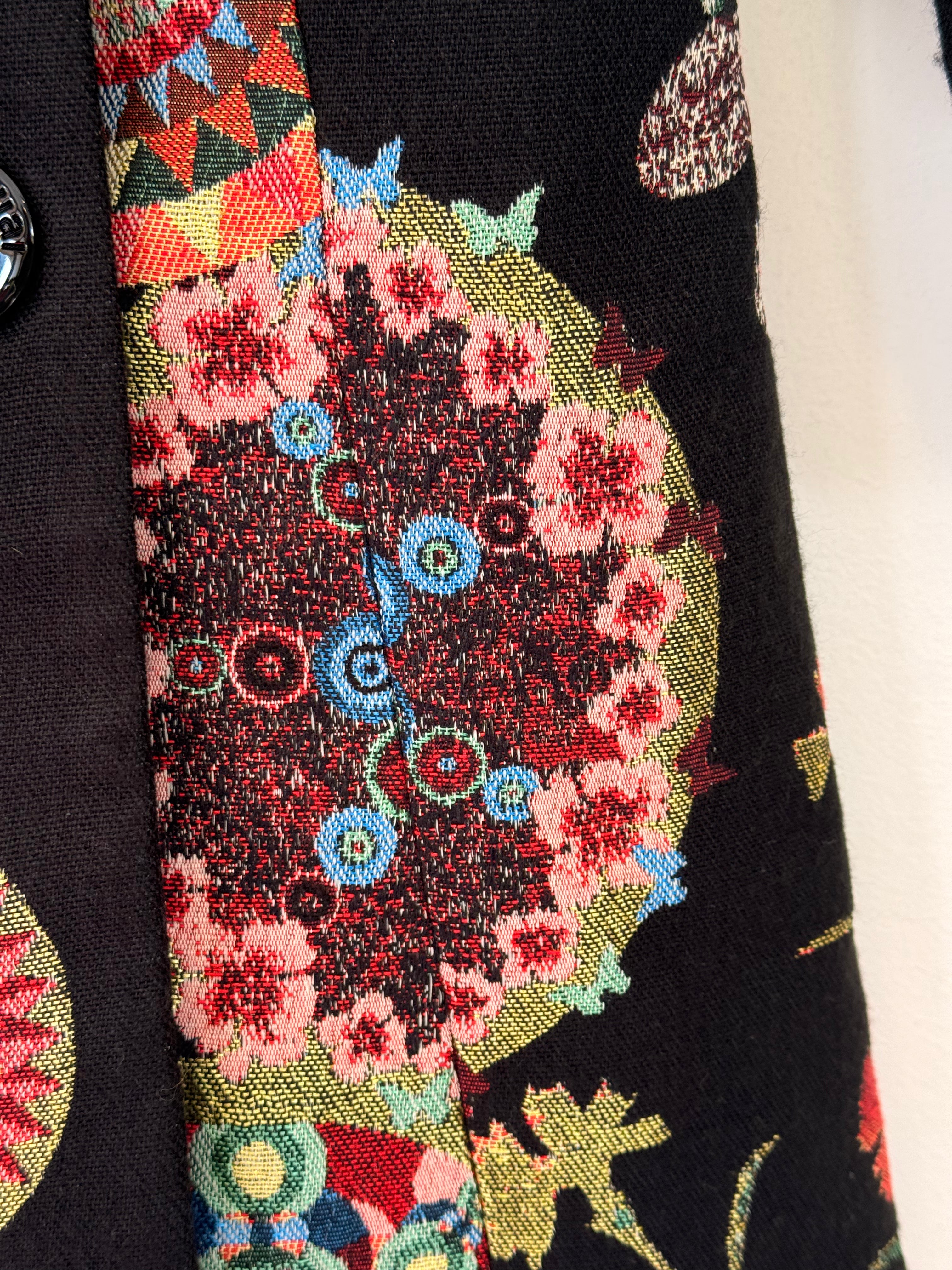 Casaco Preto com Flores Desigual