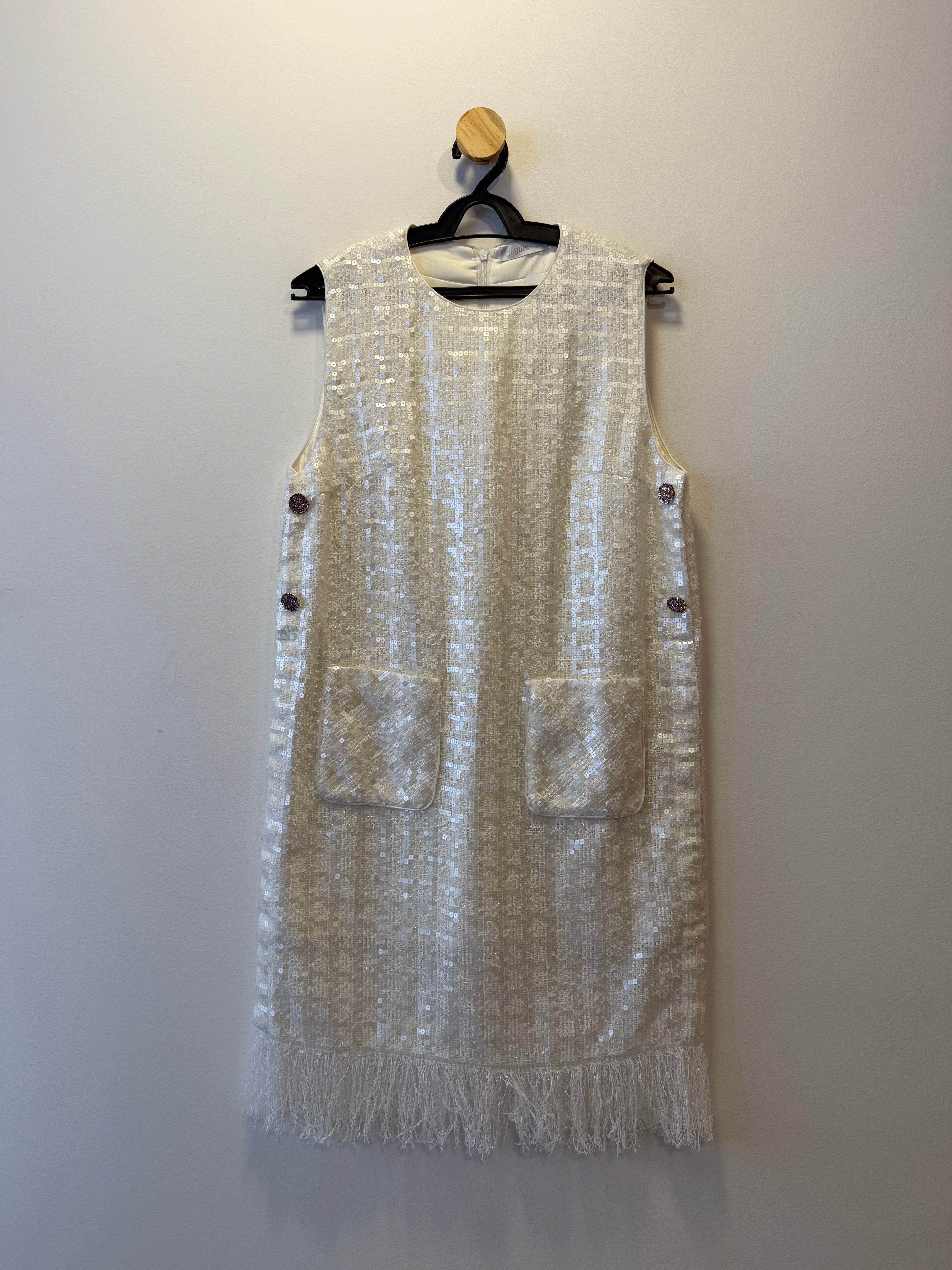 Vestido Branco Paêtes e Franja