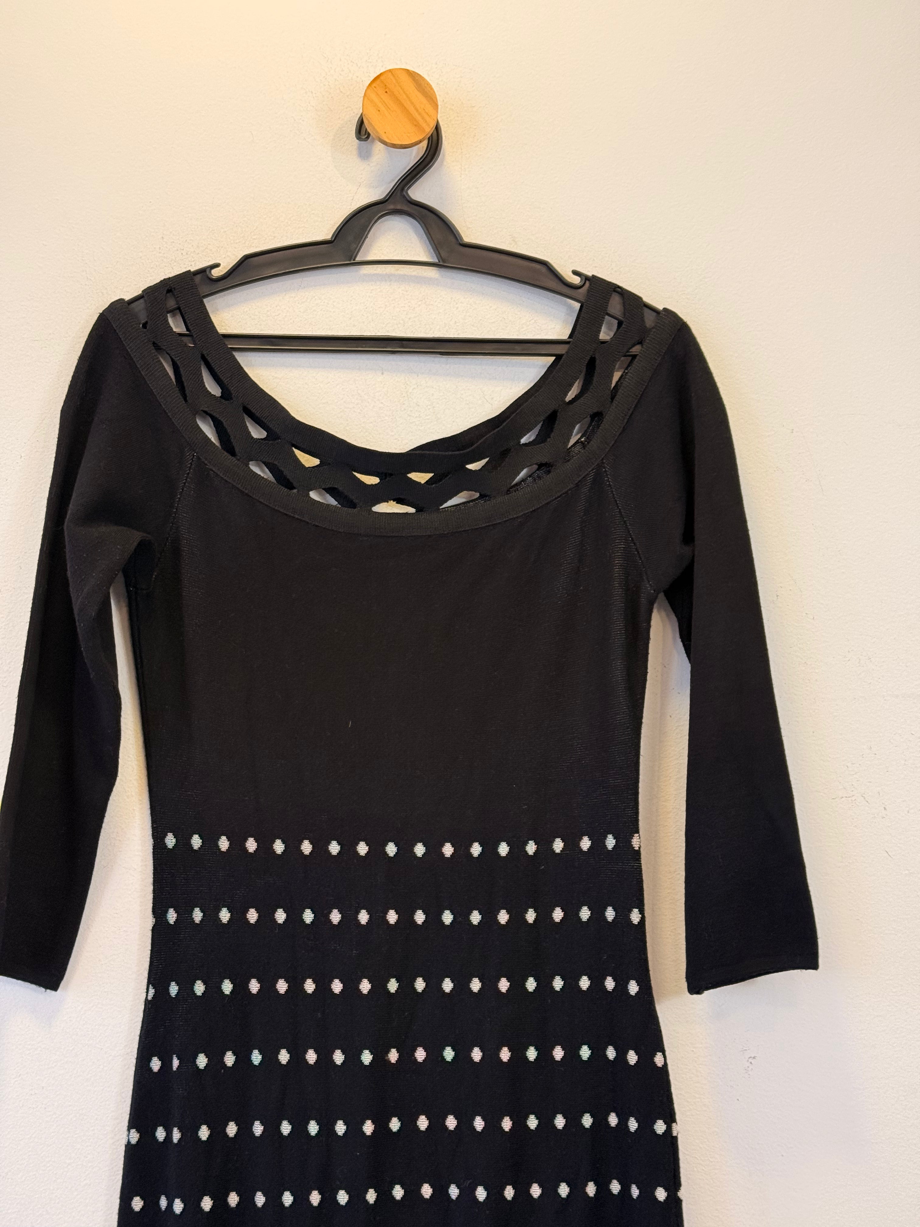 Vestido Preto em Tricot Max Maria