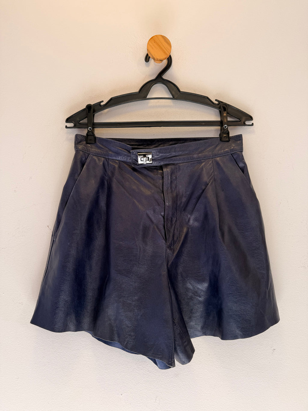 Short de Couro Azul