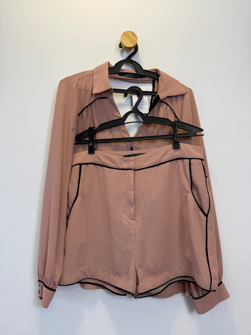 Conjunto Alfaiataria Nude Detalhes Pretos