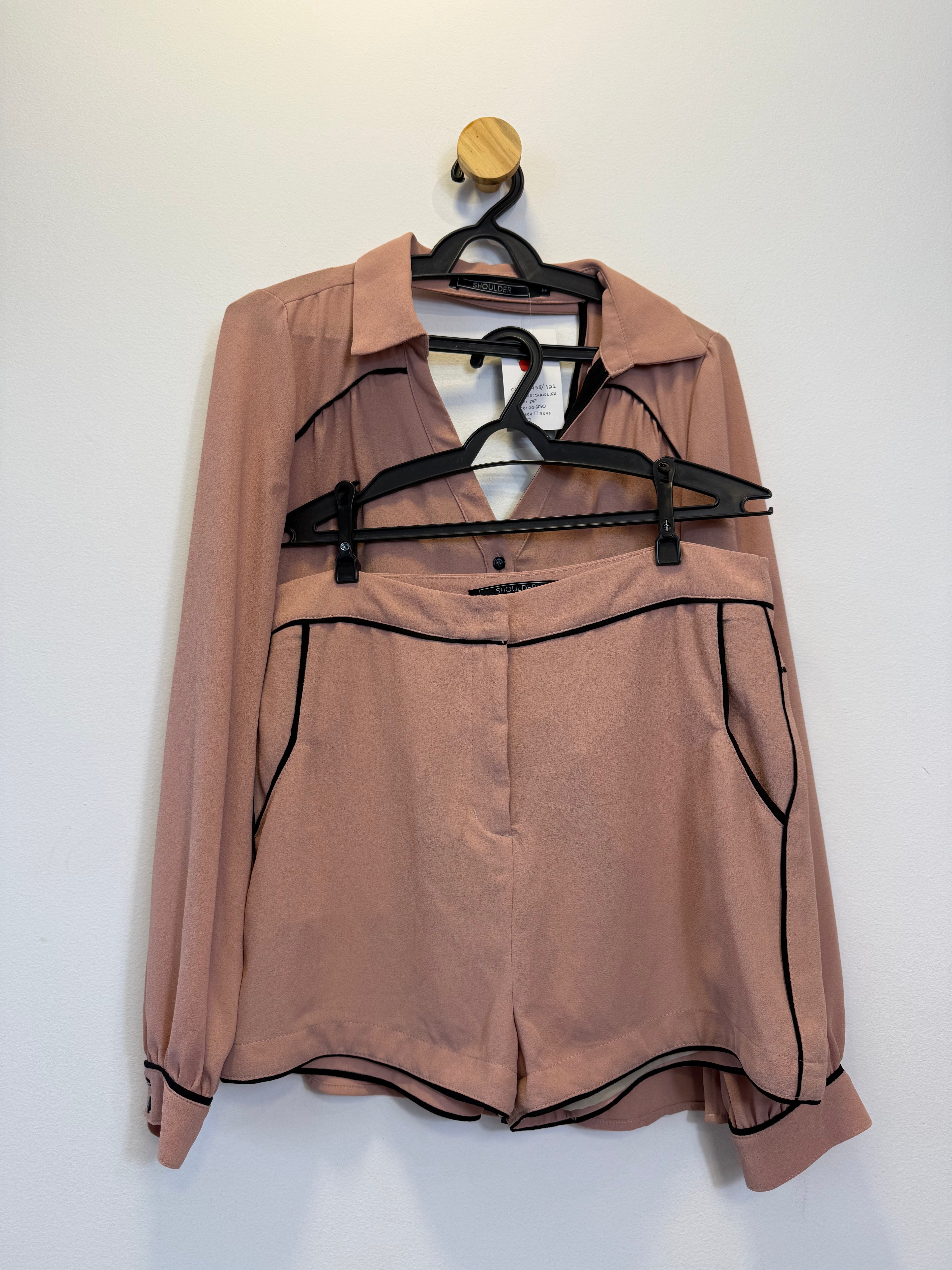 Conjunto Alfaiataria Nude Detalhes Pretos