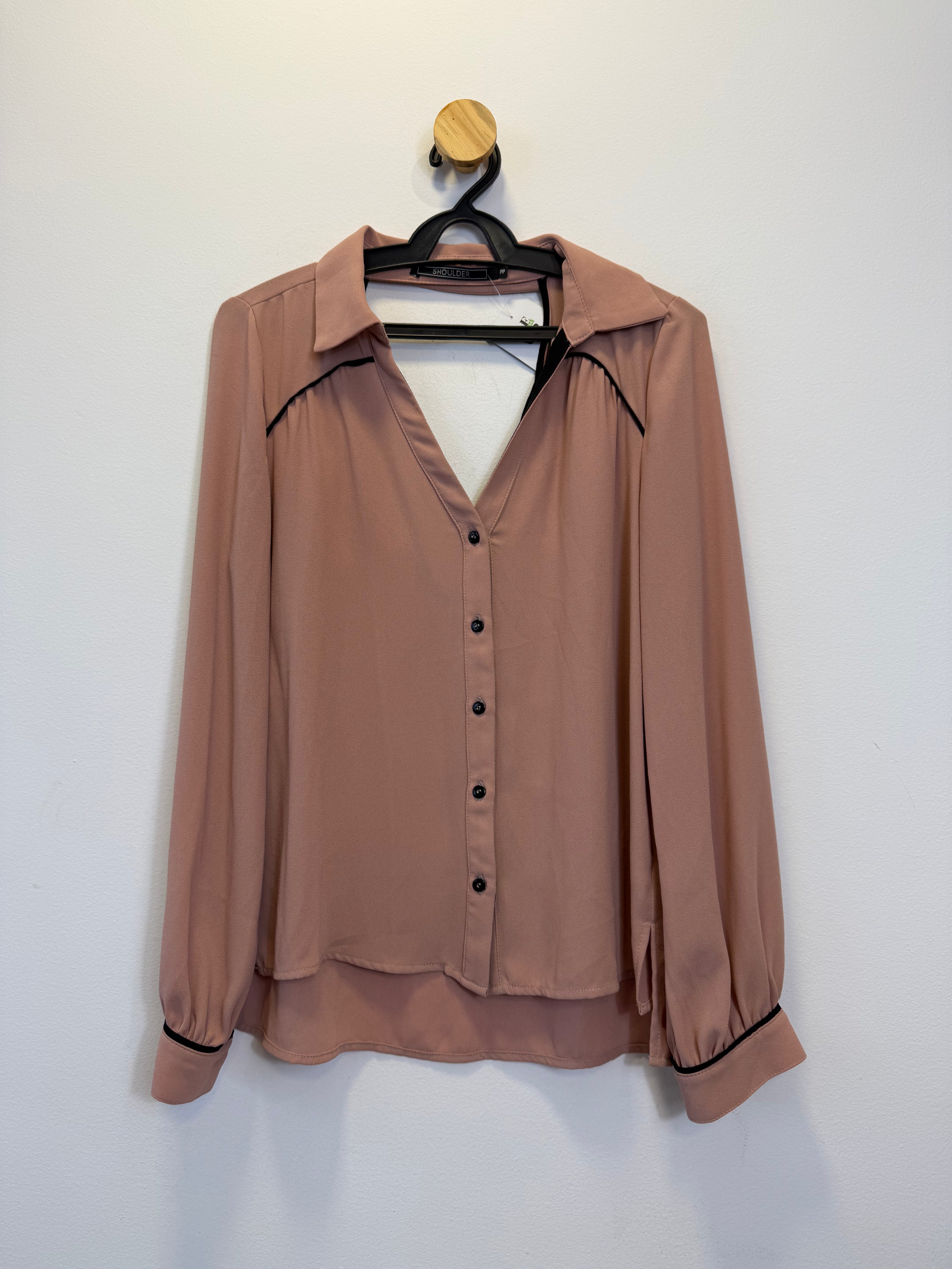 Conjunto Alfaiataria Nude Detalhes Pretos