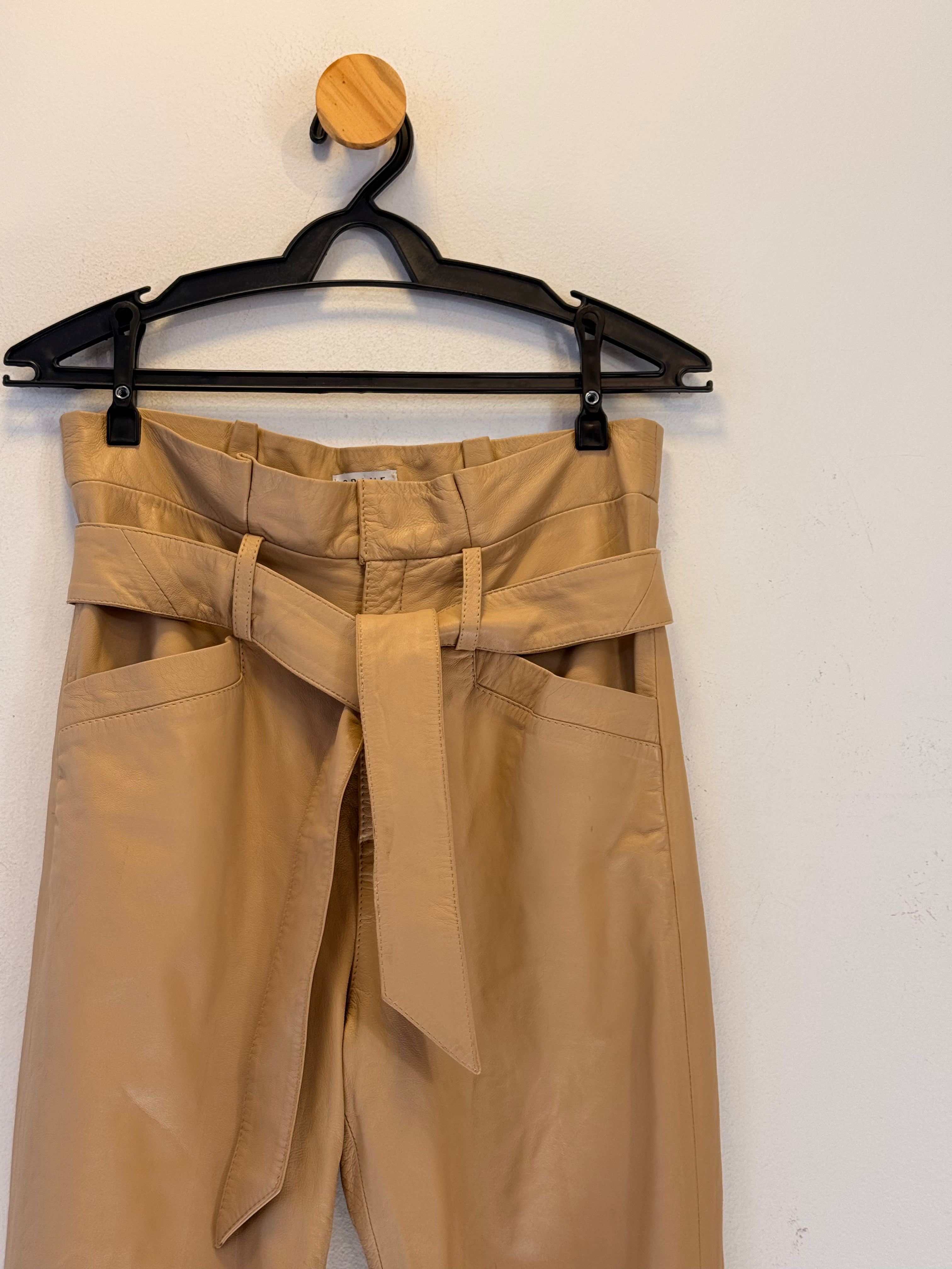 Calça de Couro Bege Iorane