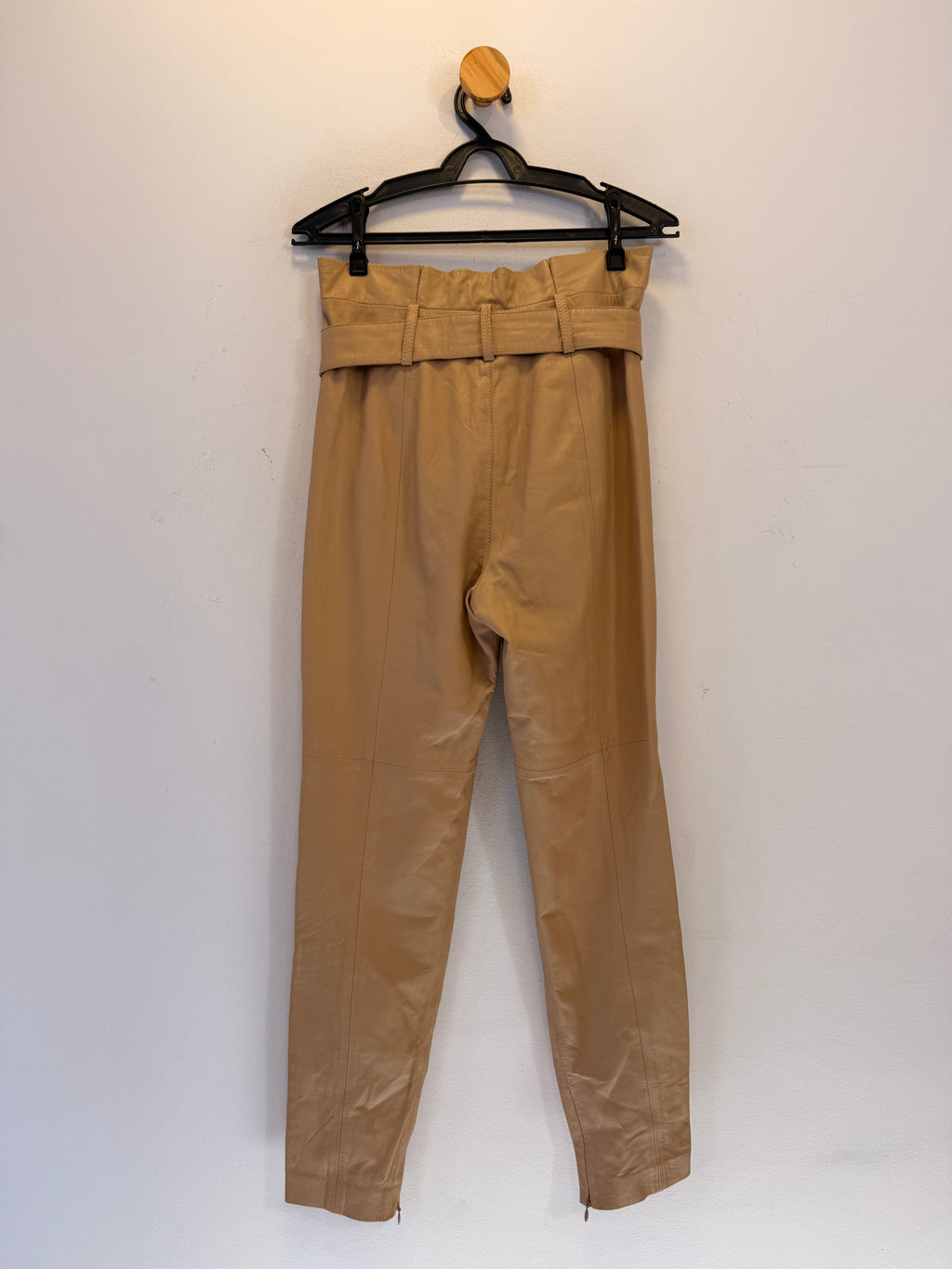 Calça de Couro Bege Iorane