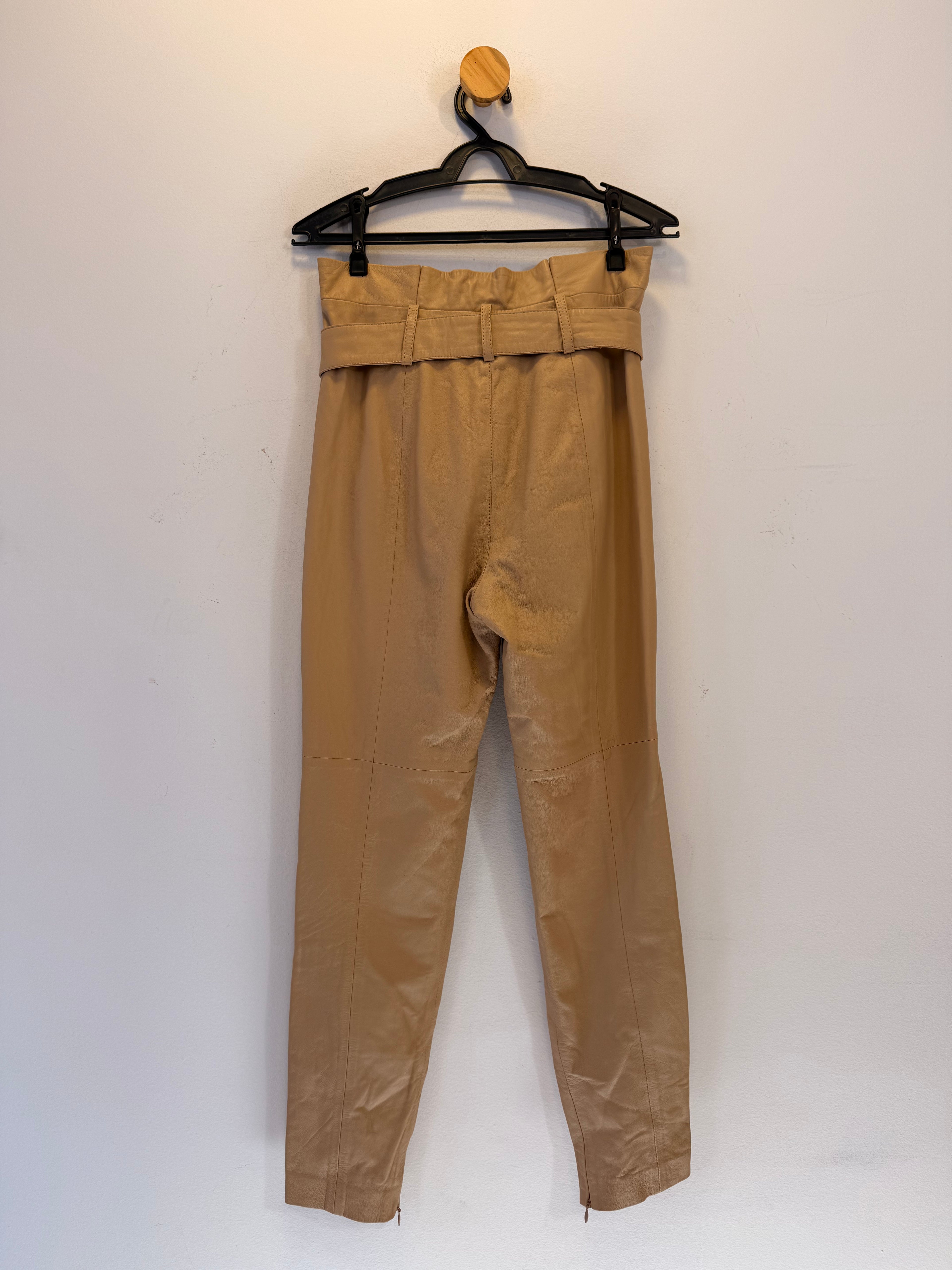 Calça de Couro Bege Iorane