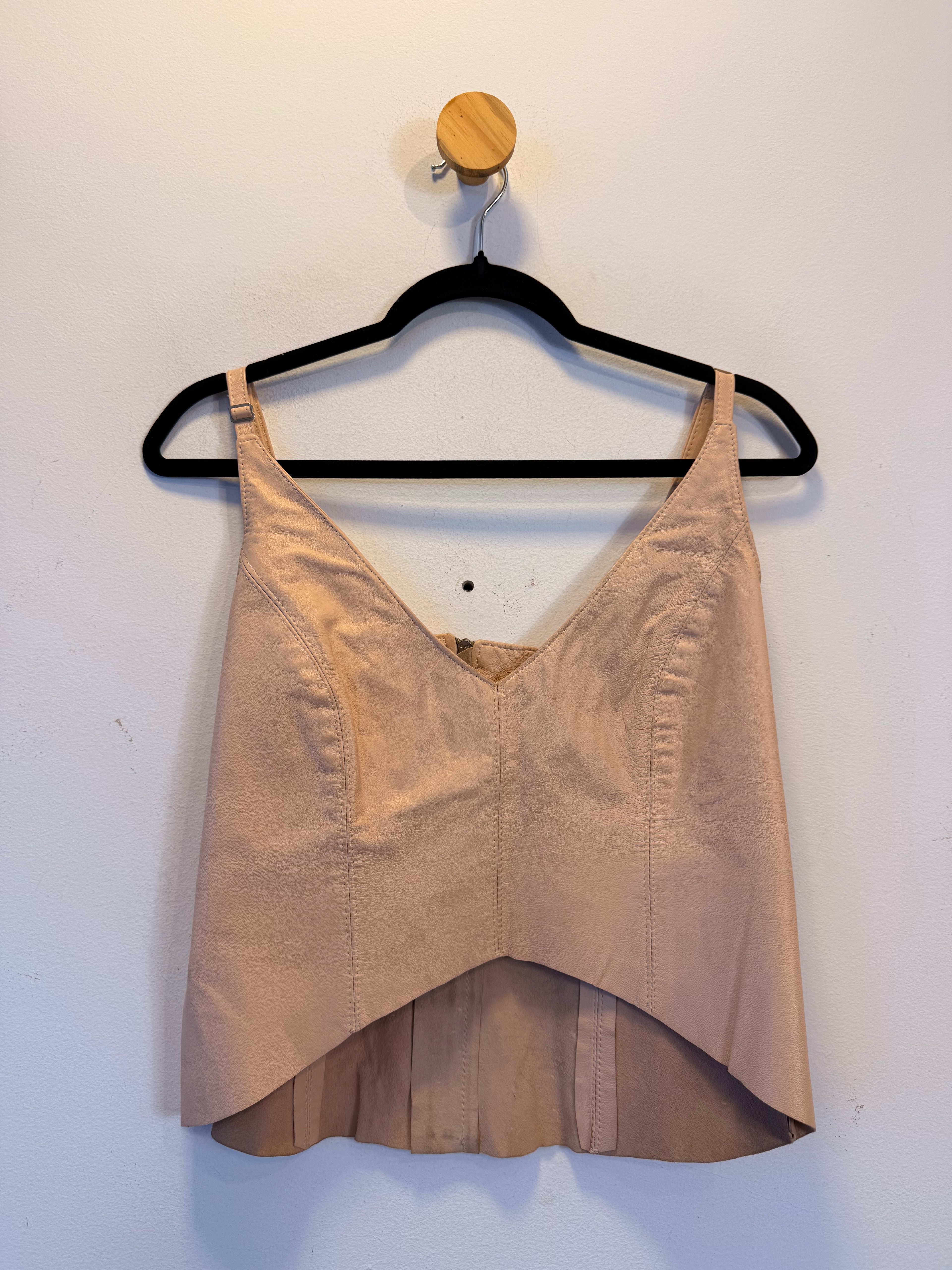 Blusa Cropped Bege de Couro