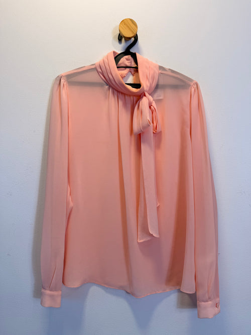 Blusa com amarração na gola Hush