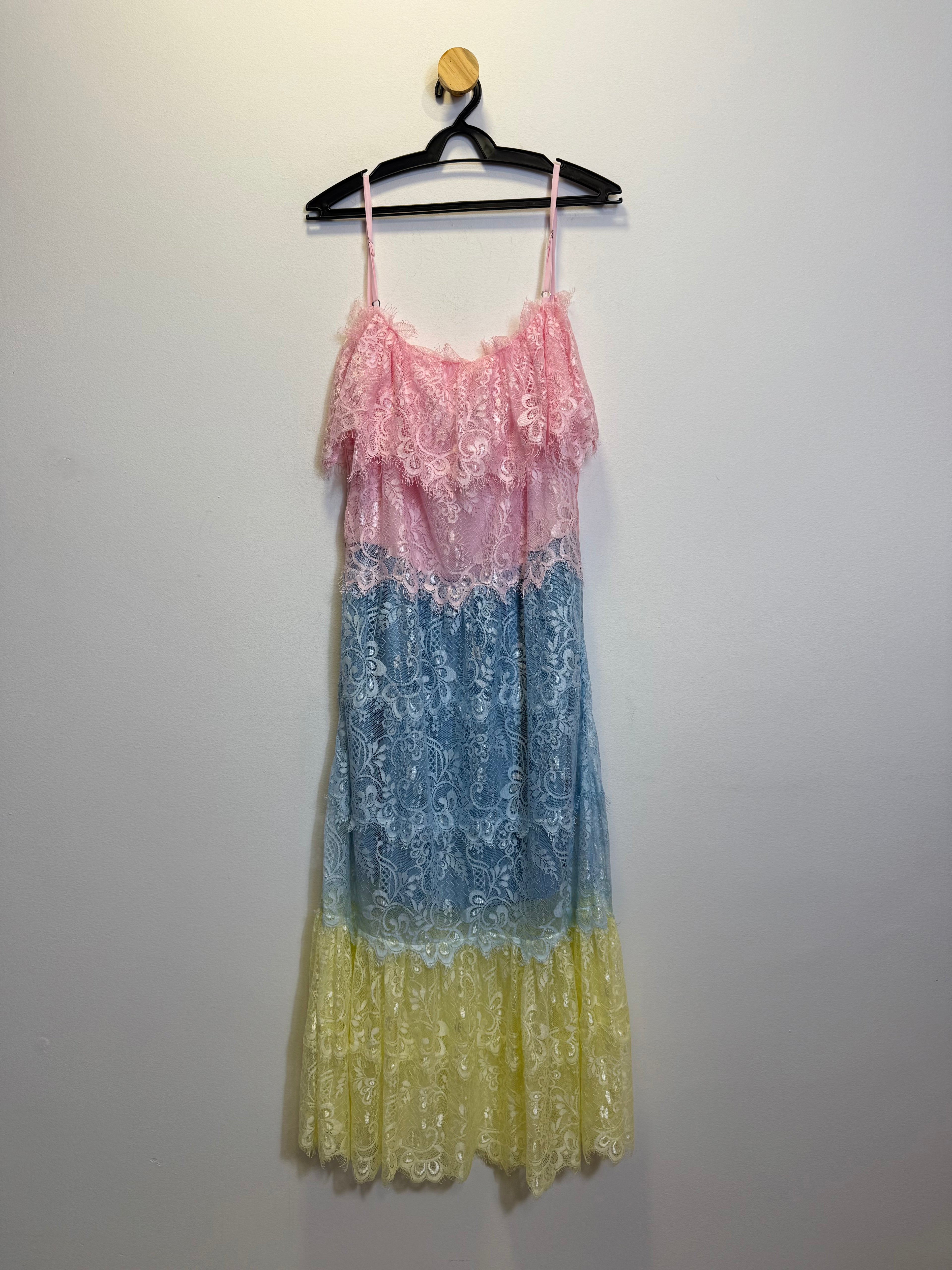 Vestido Colorido em Renda