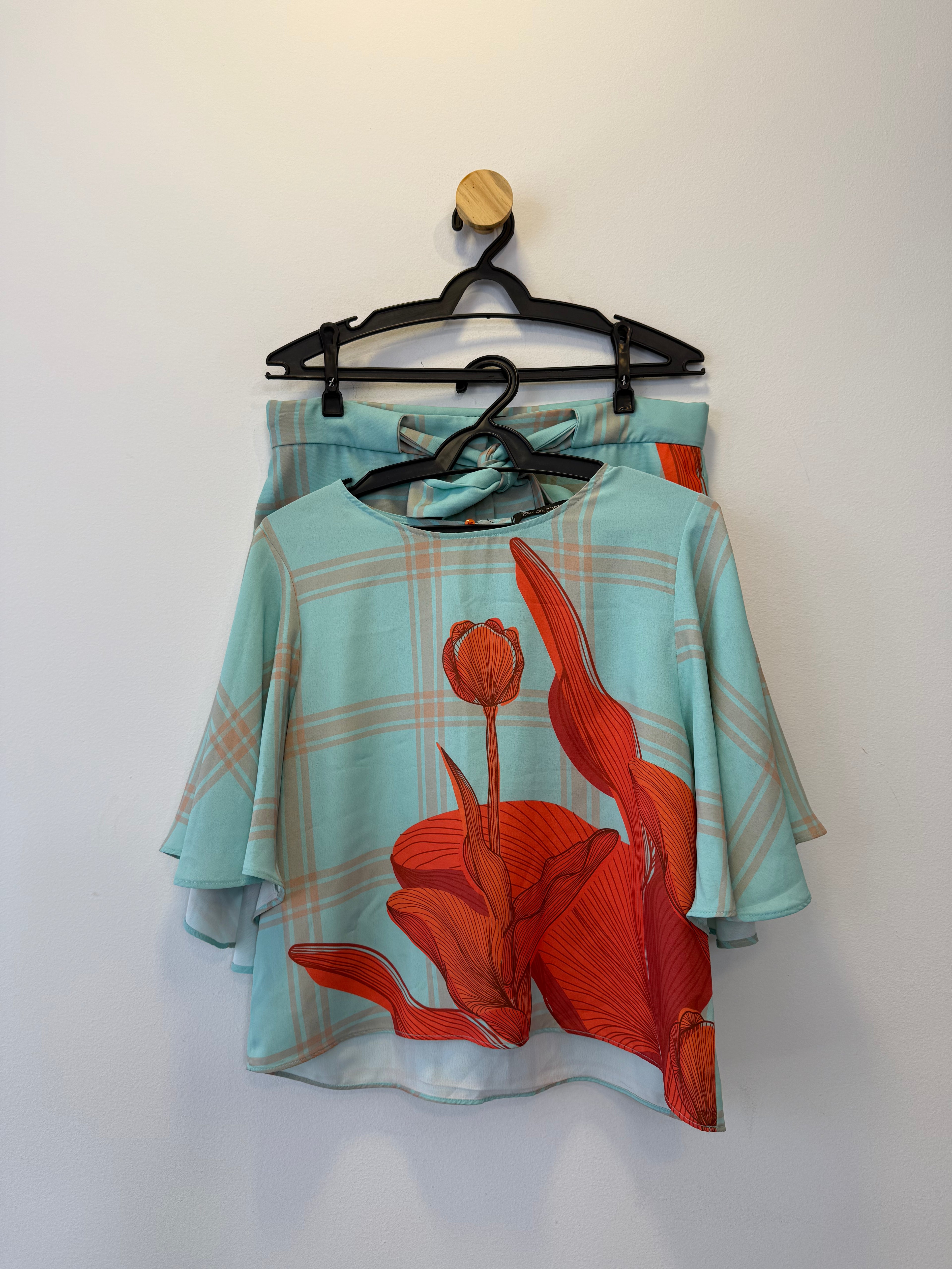 Conjunto Azul com Laranja