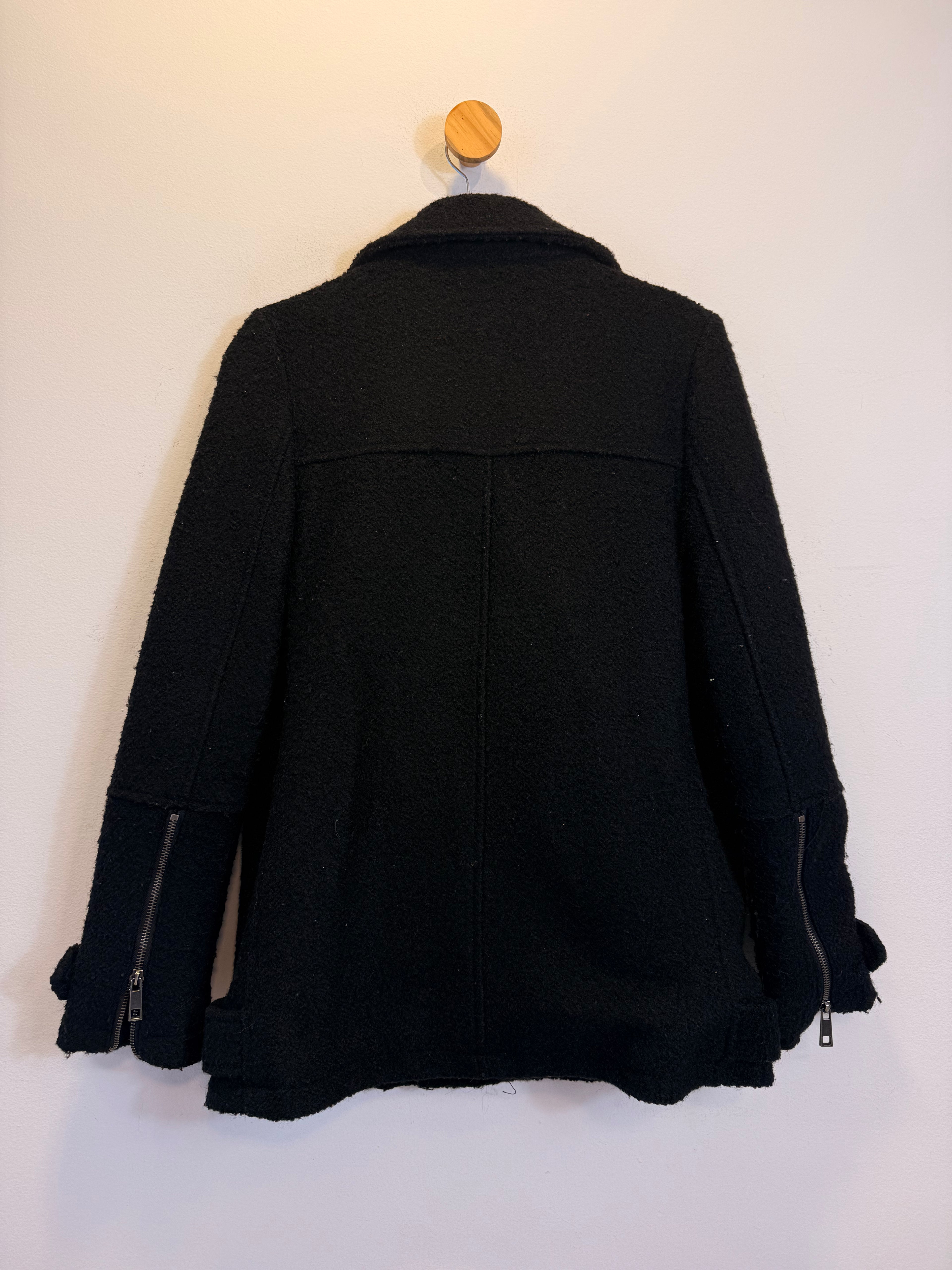 Casaco Preto Shoulder