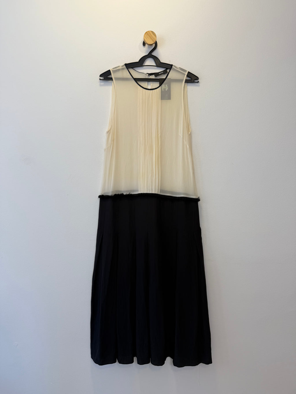 Vestido Off White e Preto