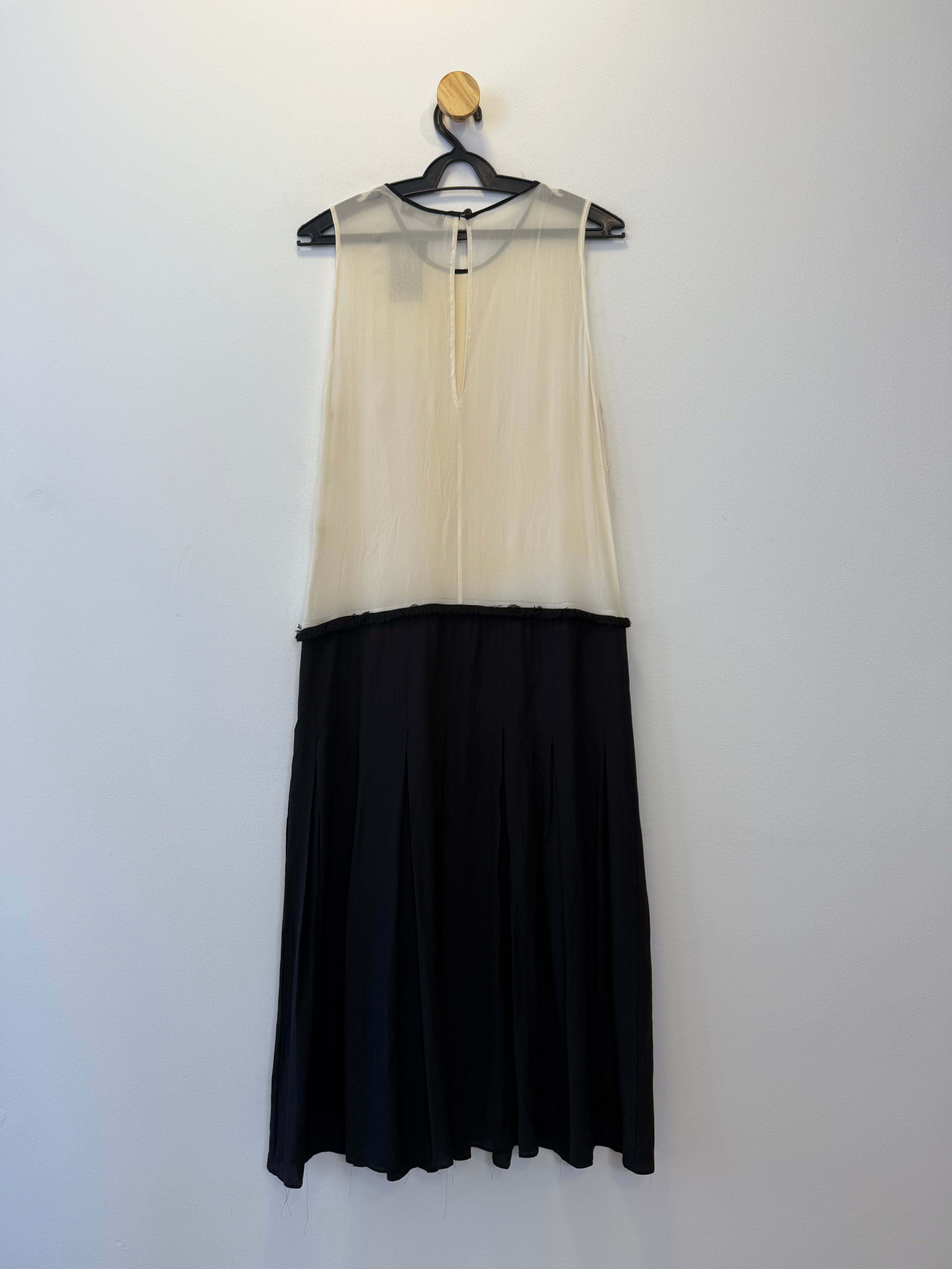Vestido Off White e Preto