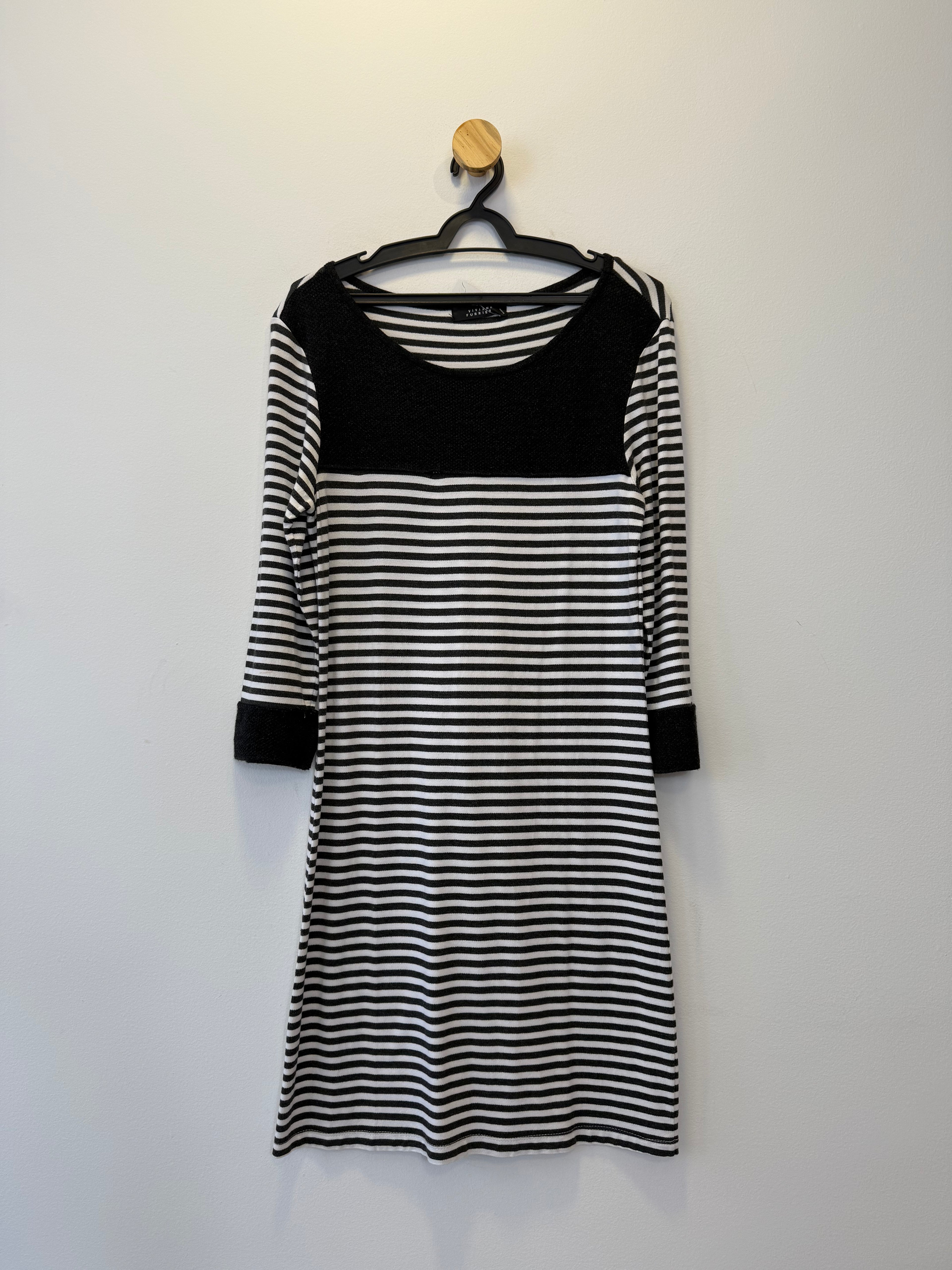 Vestido Listrado Preto e Branco