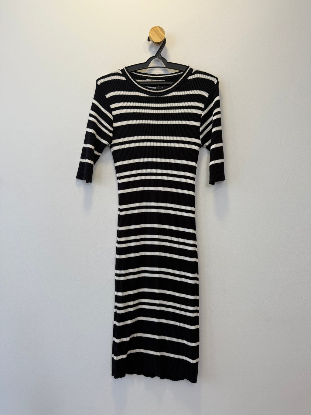 Vestido Canelado Preto e Branco